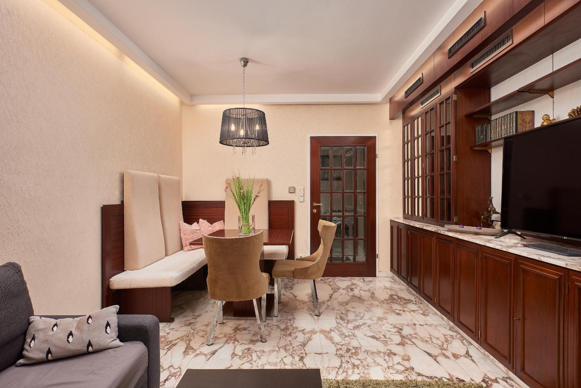 Prestige Luxury Haven W Free Parking And Sauna