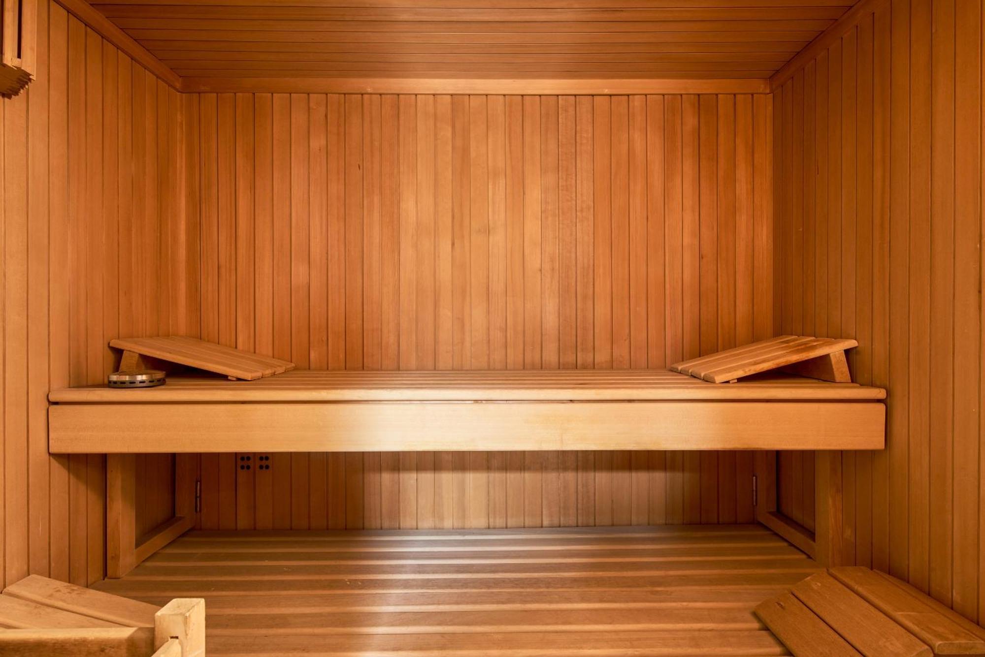Prestige Luxury Haven W Free Parking And Sauna