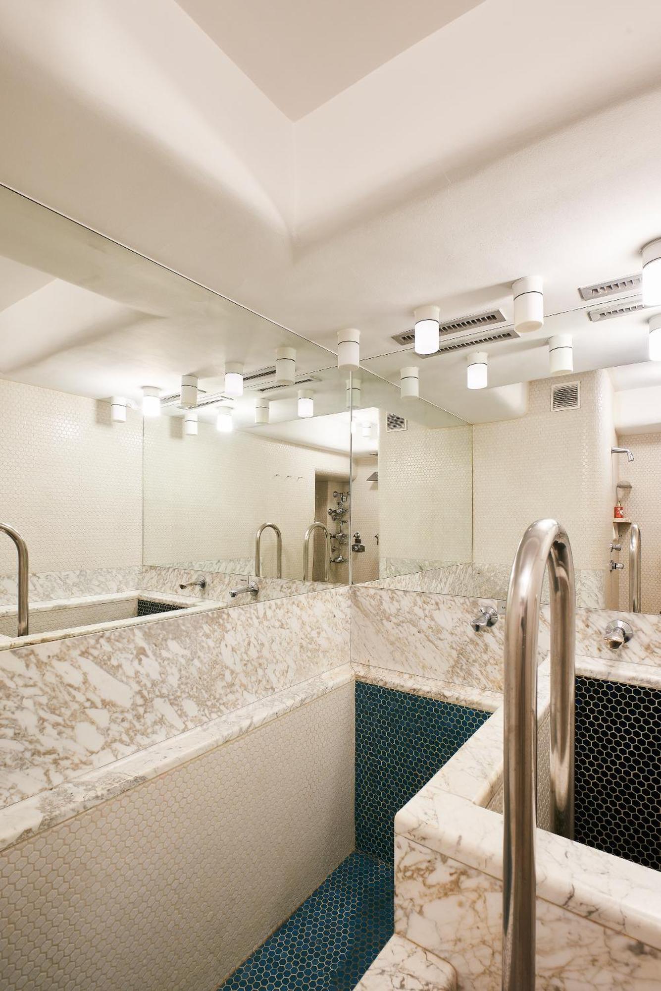 Prestige Luxury Haven W Free Parking And Sauna Apartamento Viena