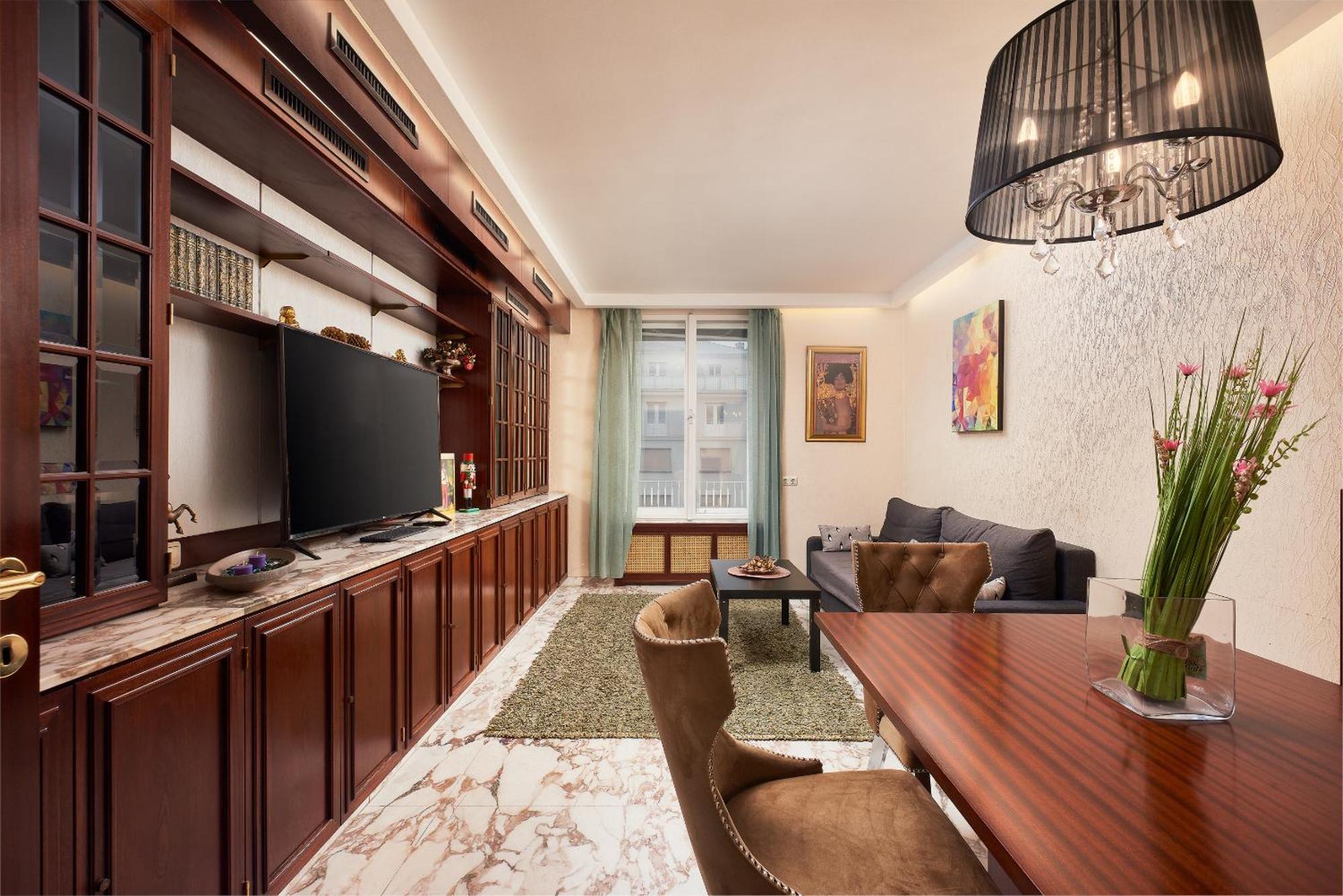 Prestige Luxury Haven W Free Parking And Sauna Apartamento *