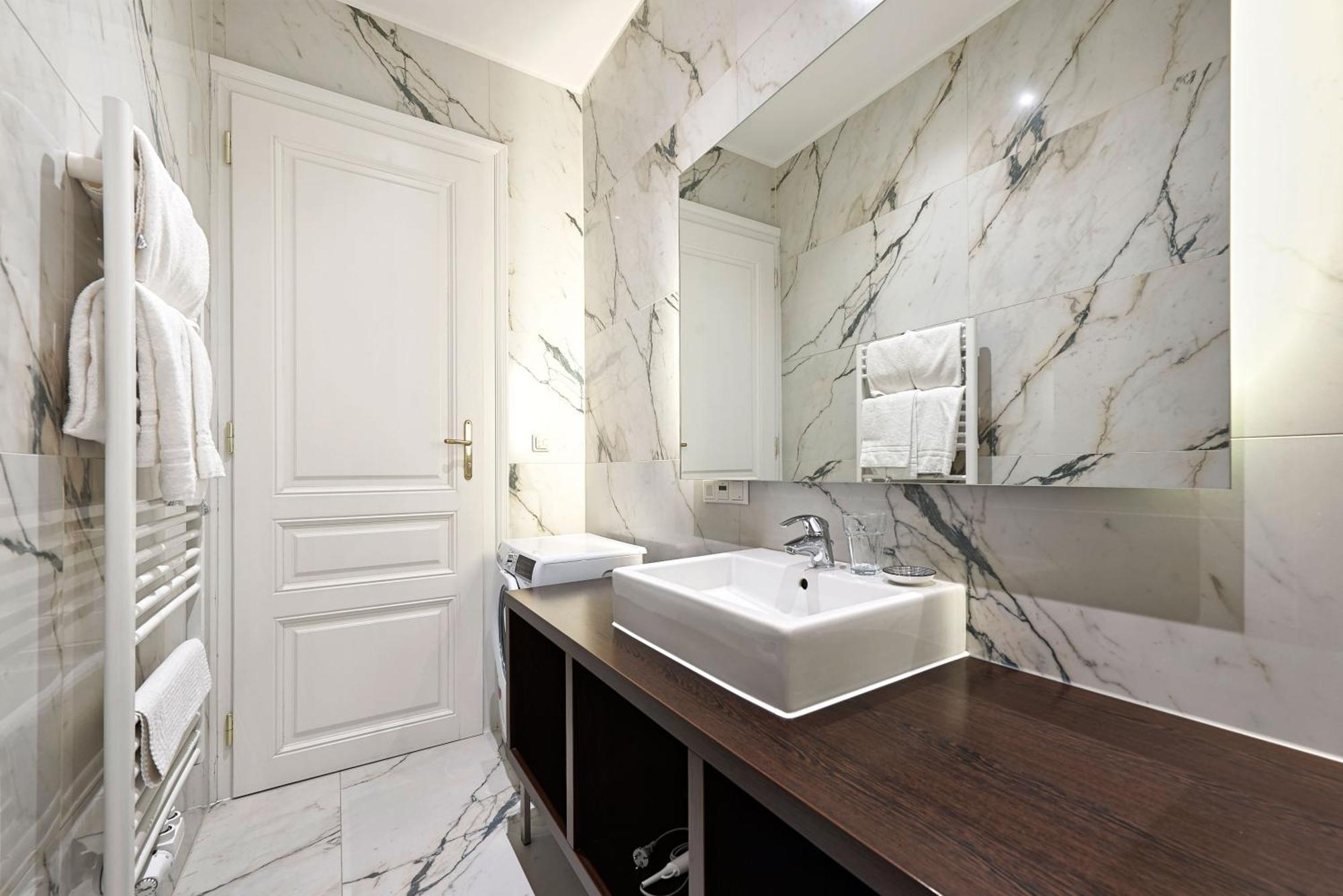 Garnisongasse - Luxurious Close To The Centre Apartment Wien