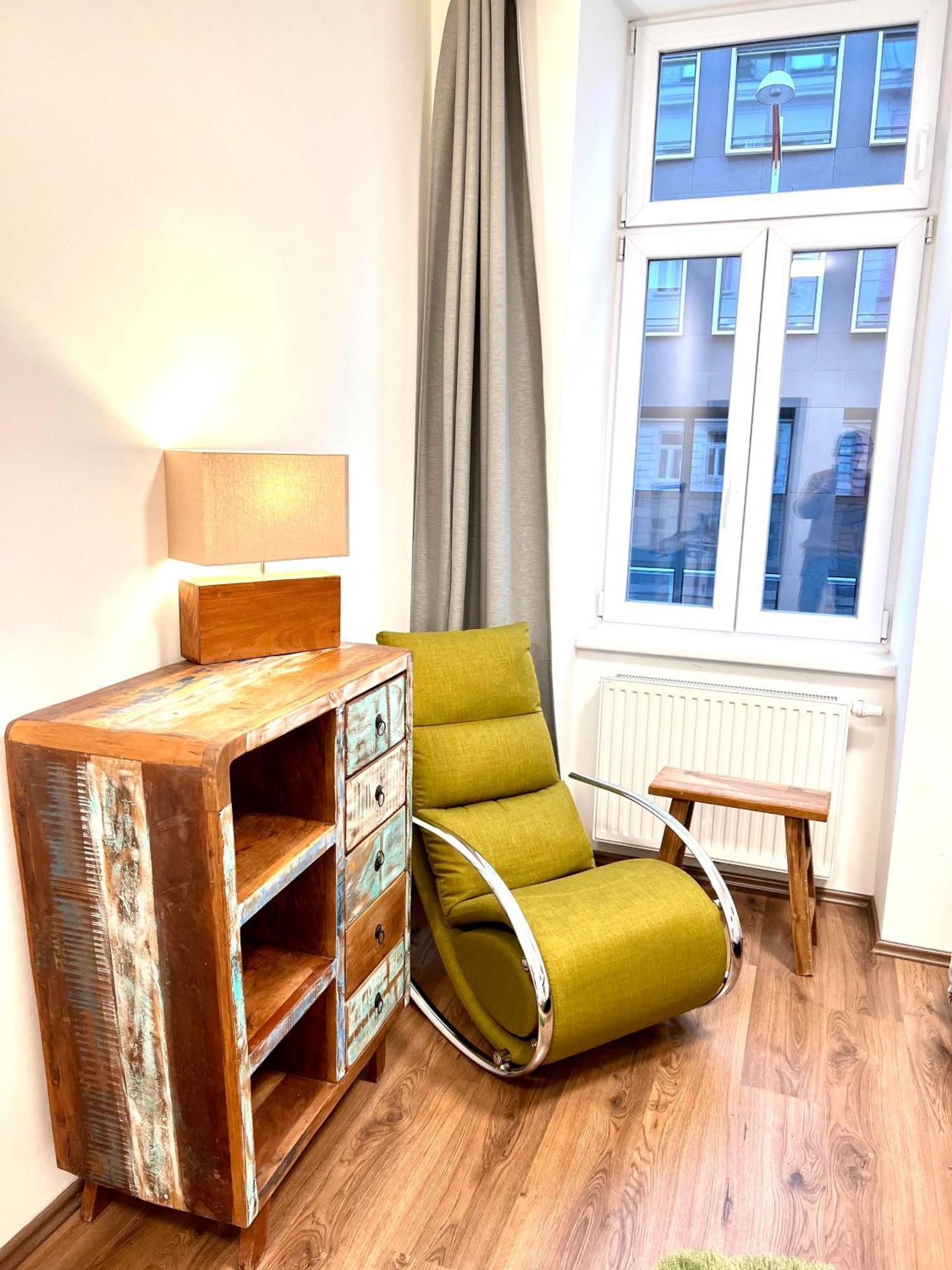 The Barts Apartments - Self Check-In *