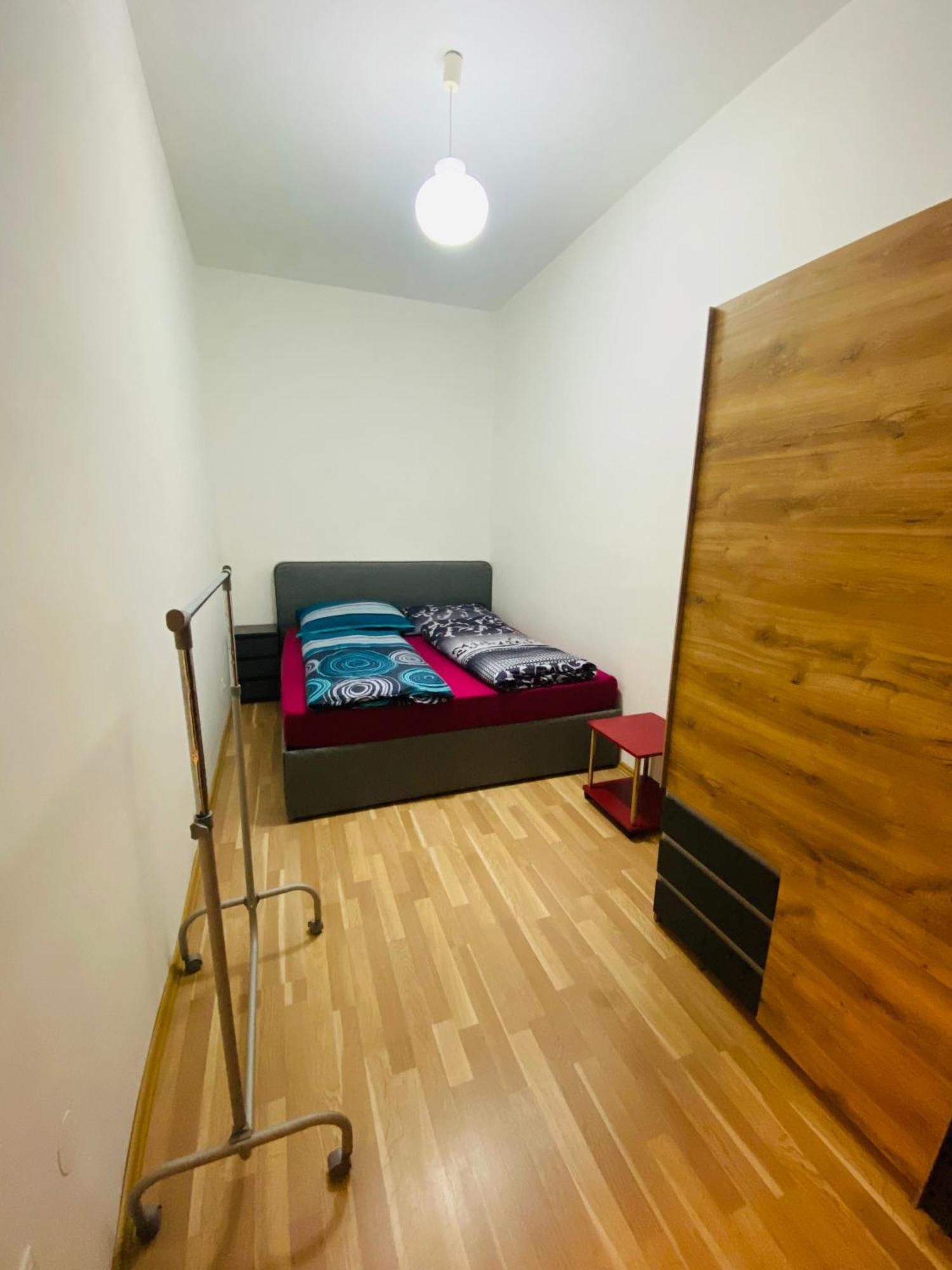 Niceapartmenthollerg.11 * Viena