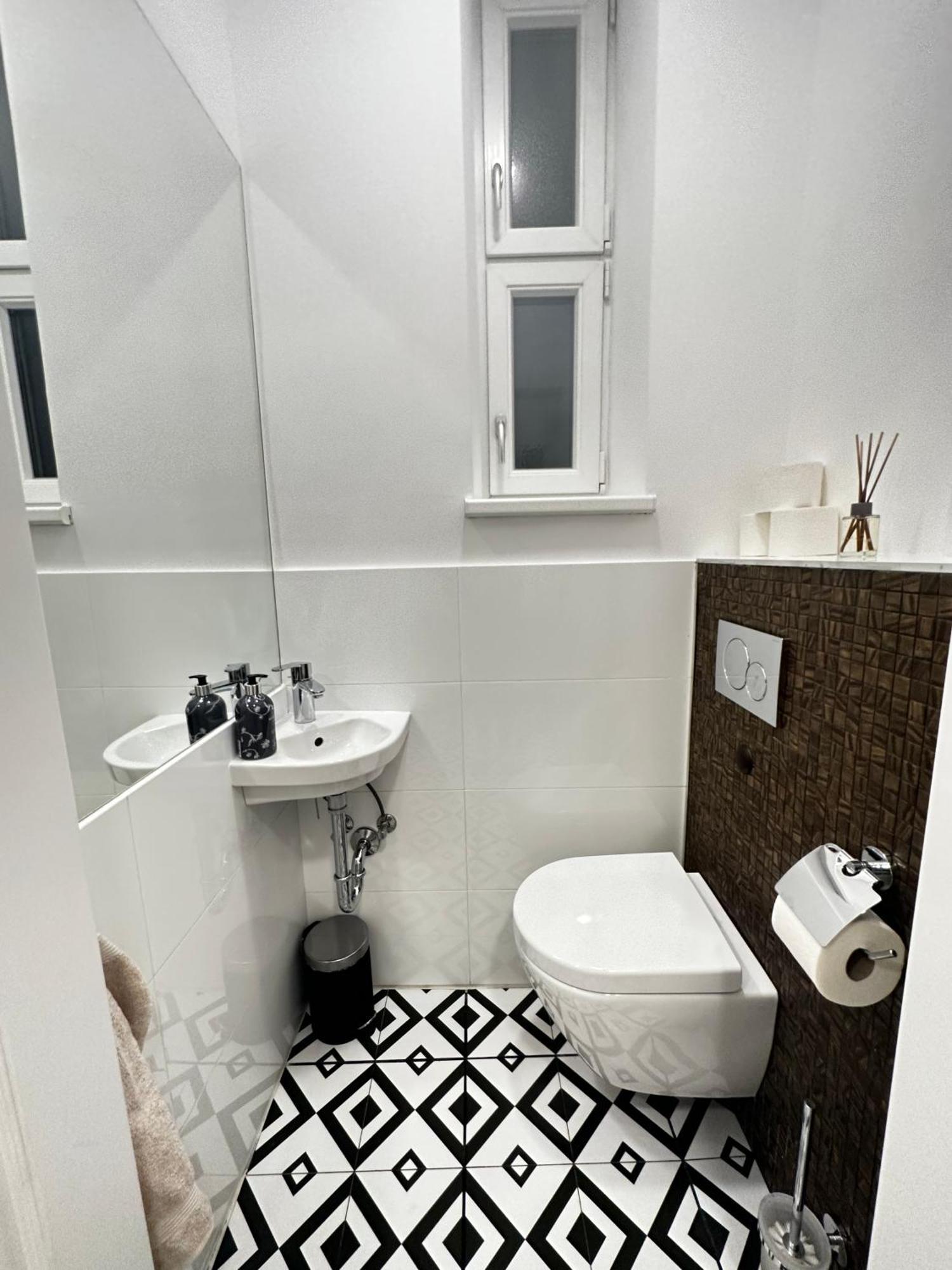 Luxury 3 Bedroom Near Schoenbrunn Palace Apartment Wien