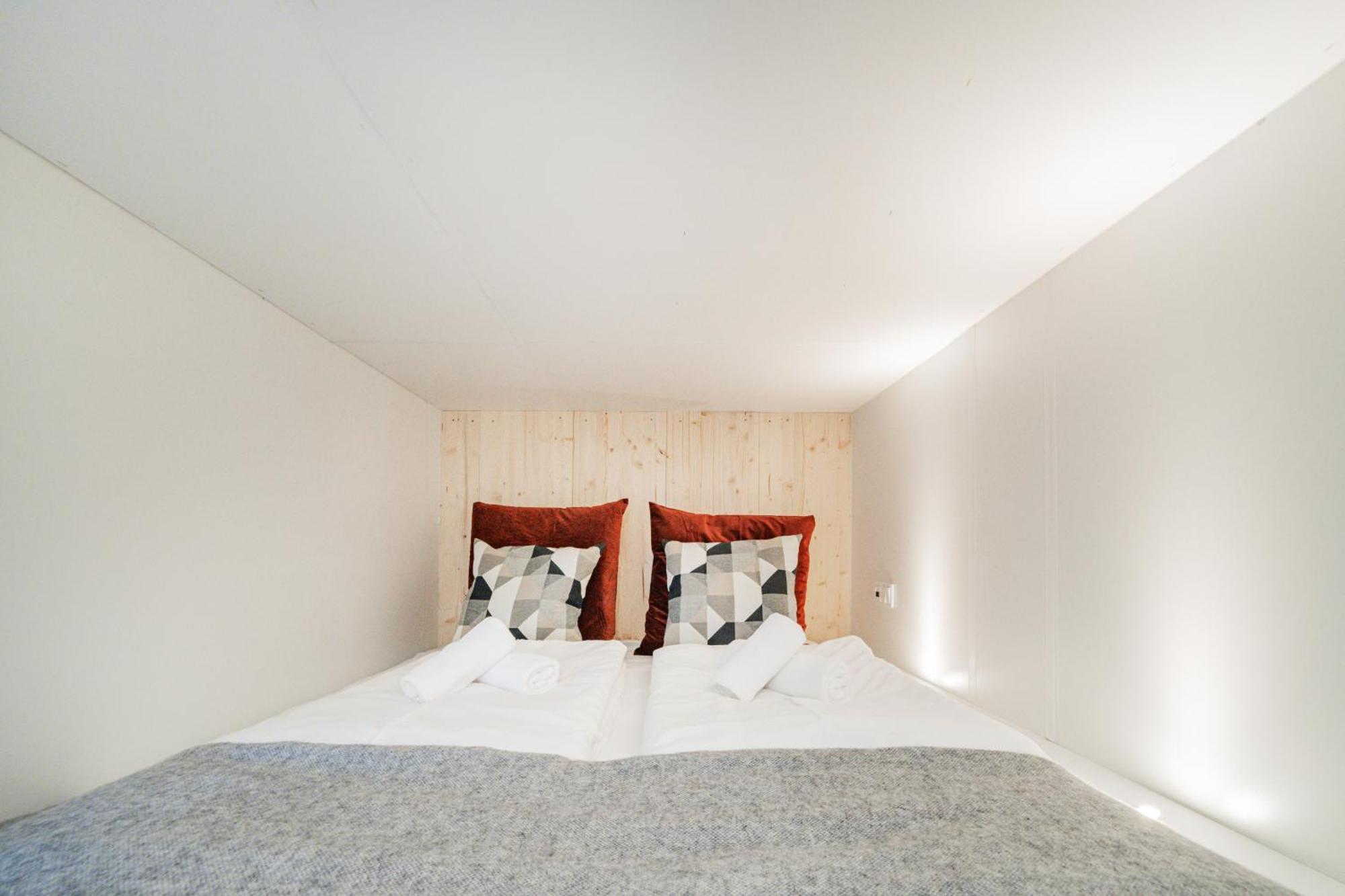 Capsule hotel Cubes By Tegetthoff *