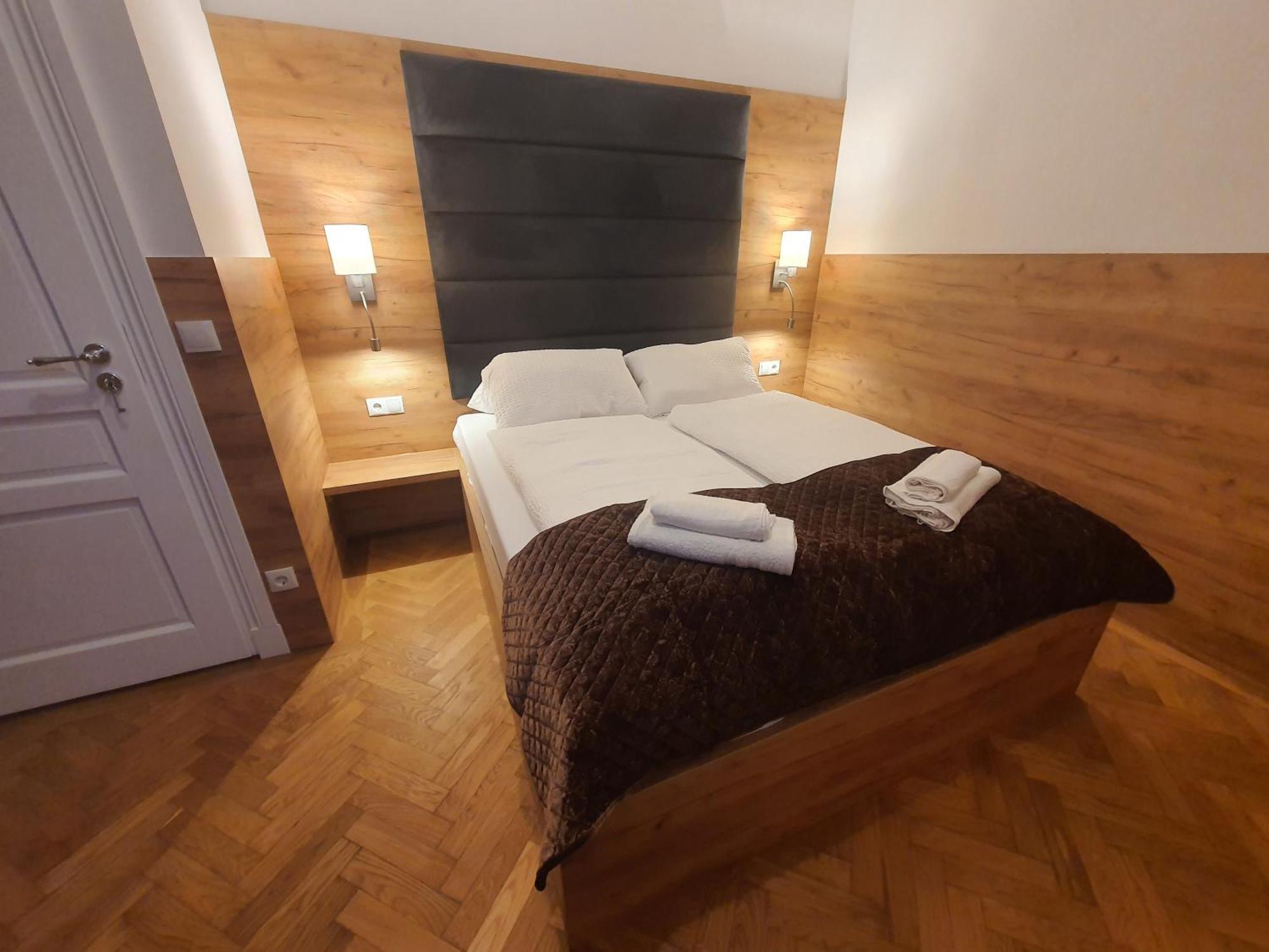 Premium * Vienna