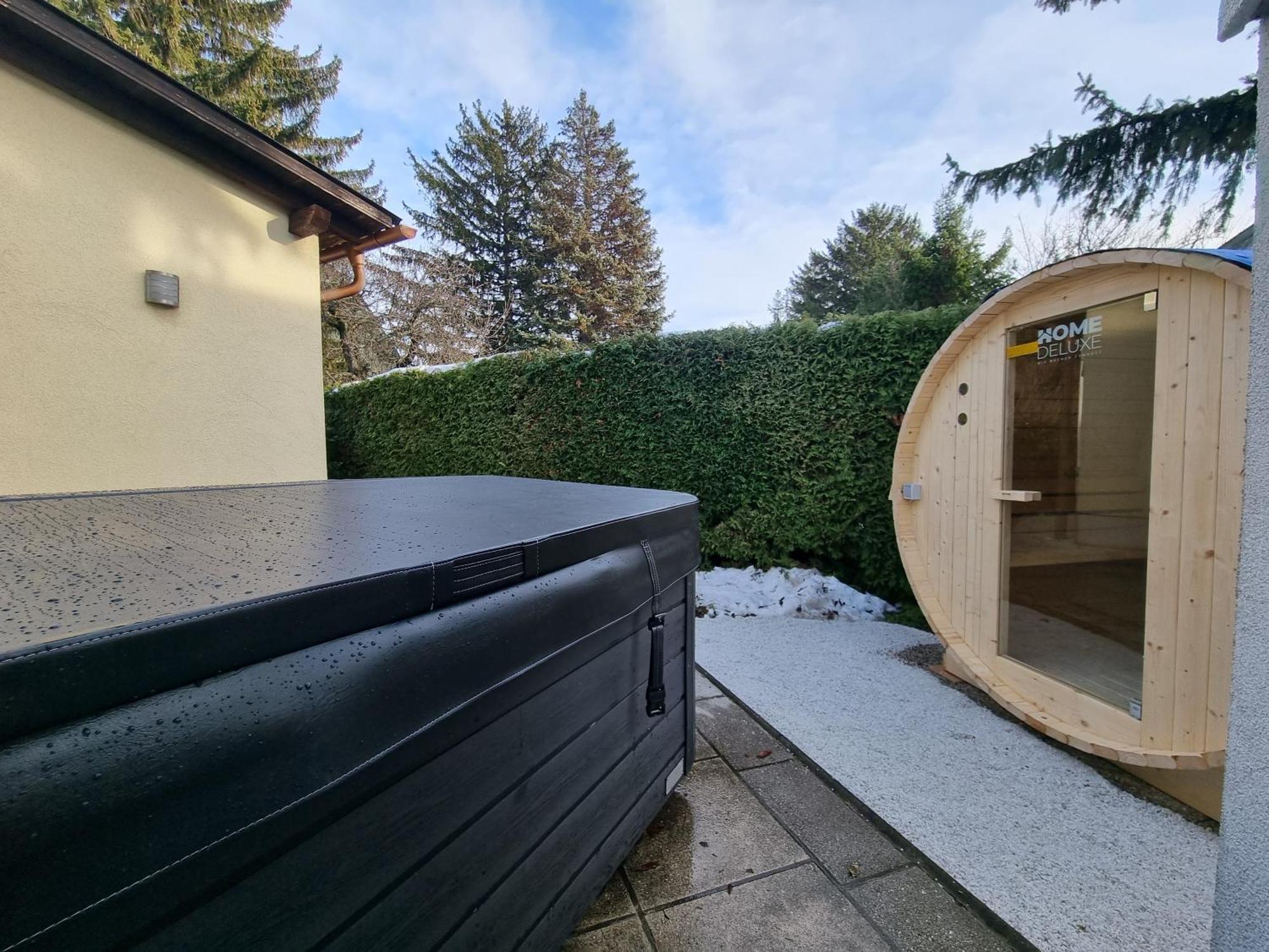 With Private Sauna And Jacuzzi, 8 Min From Schloss Schoebrunn * Vienna
