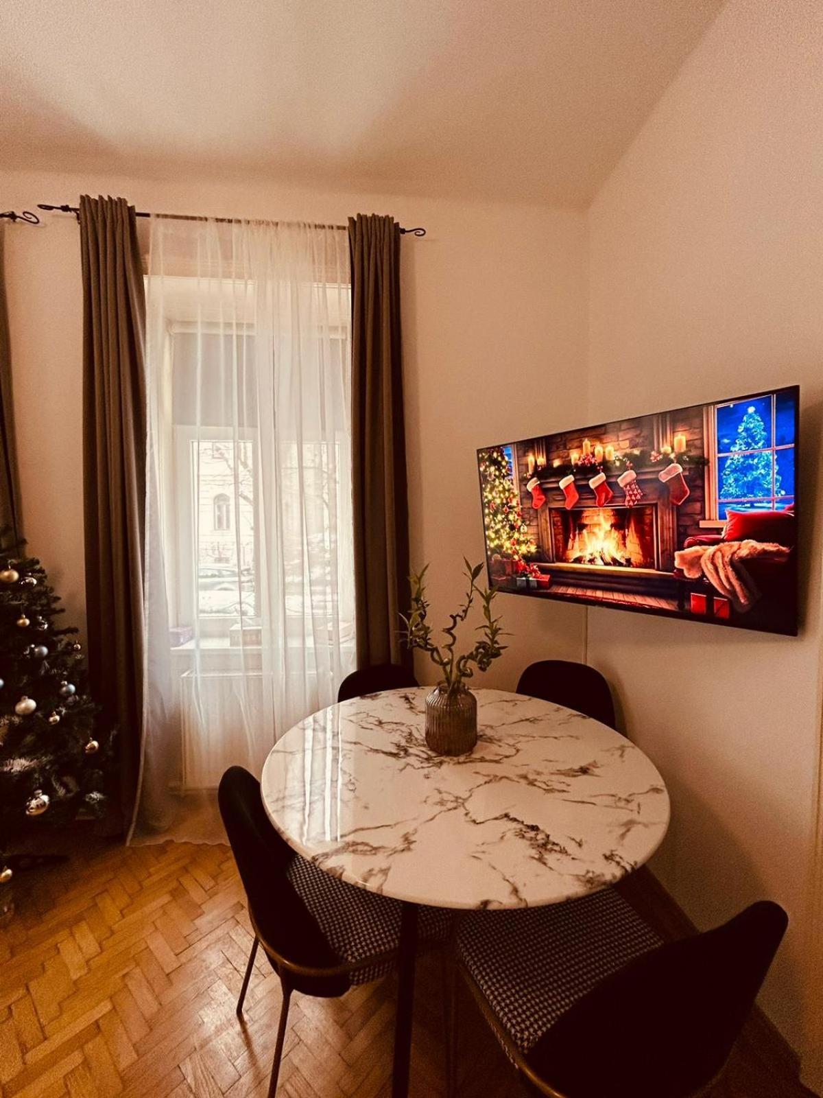 5 Min Schoenbrunn Gloriette, Direct To Center, Free Parking * Vienna