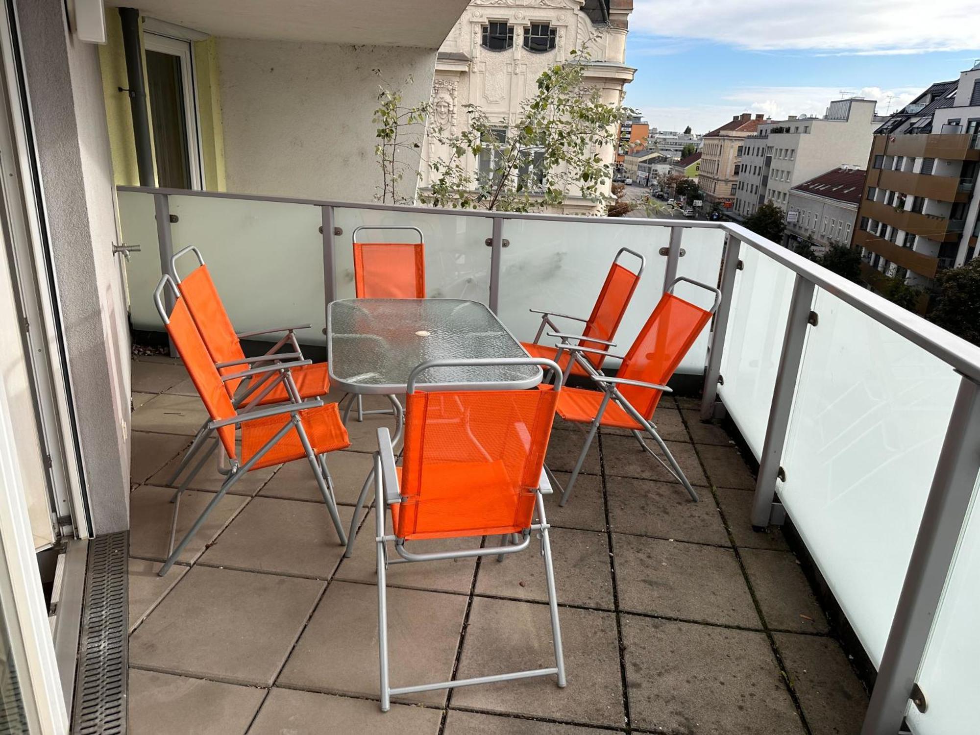 Huge Flat With Terrace & Parking And 3 Bed * Vienna