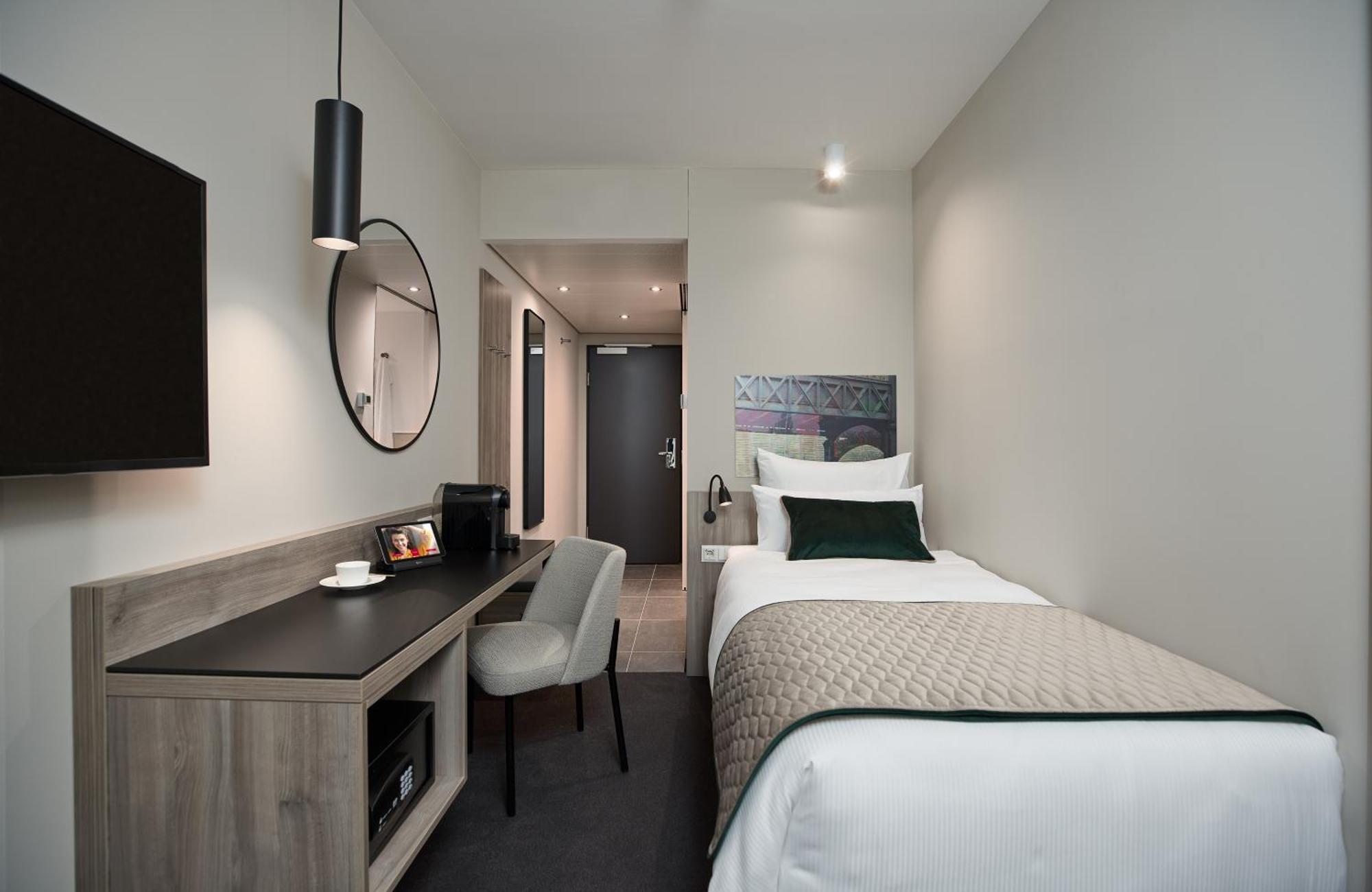 Hotel Leonardo West