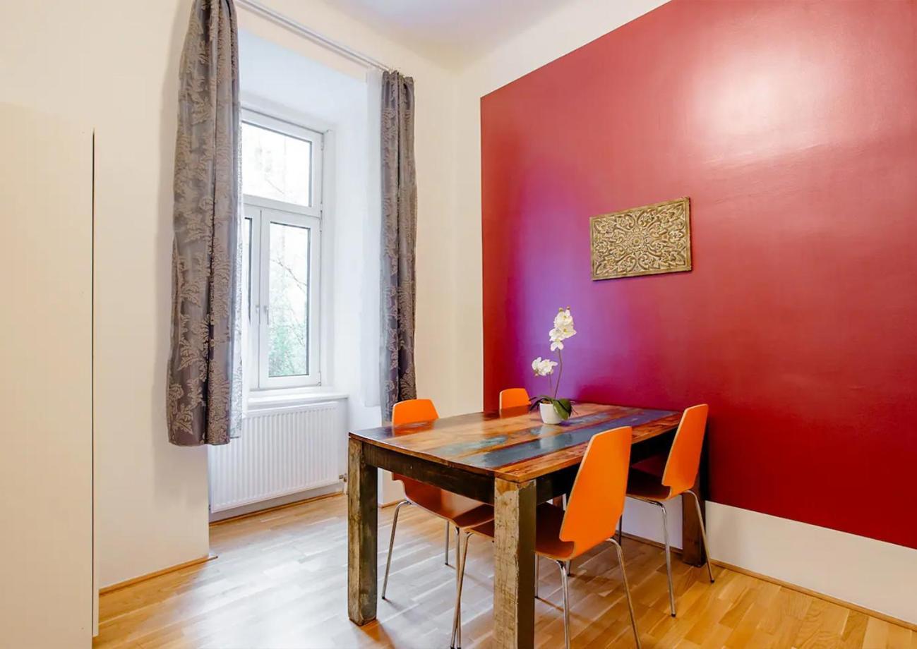 Exclusive Center Apartment