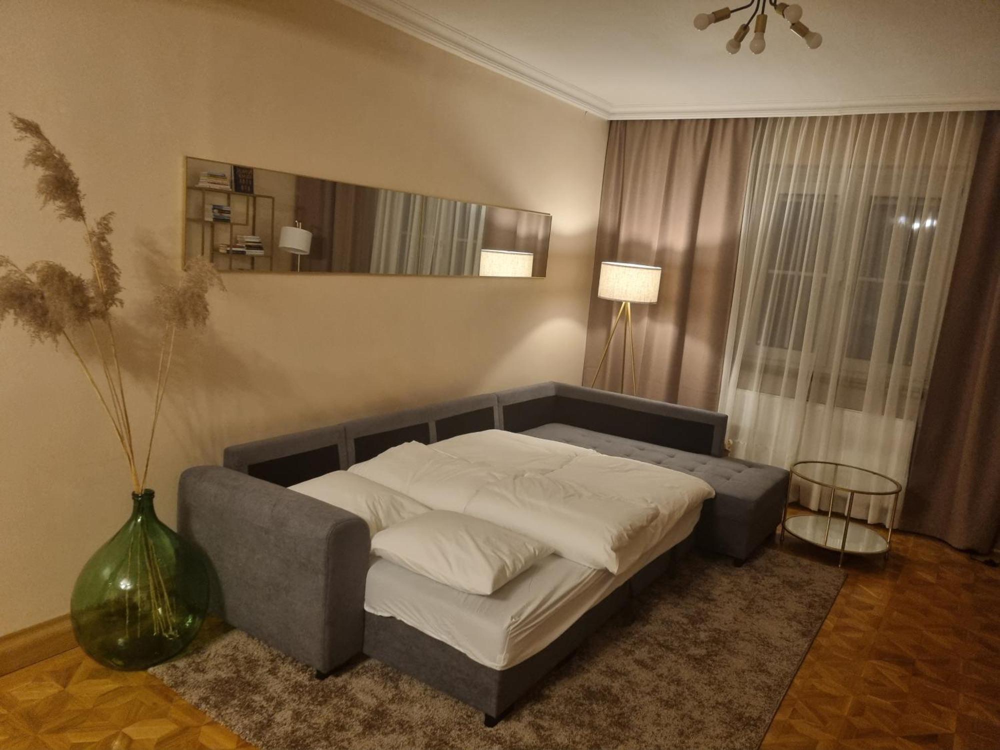 With Private Sauna And Jacuzzi, 8 Min From Schloss Schoebrunn *