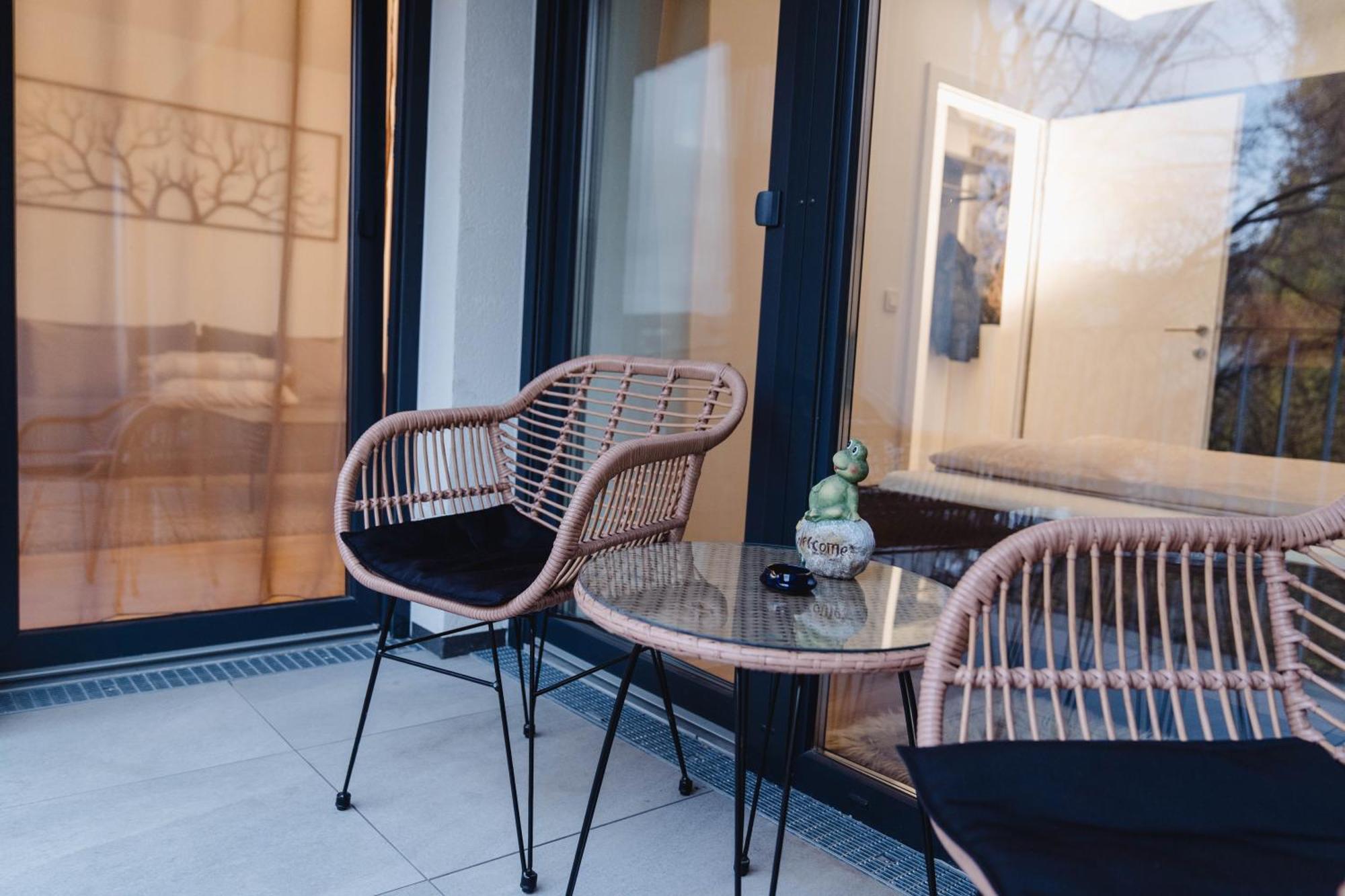10 Minutes To The Center, 2 Minutes To The Metro Apartment