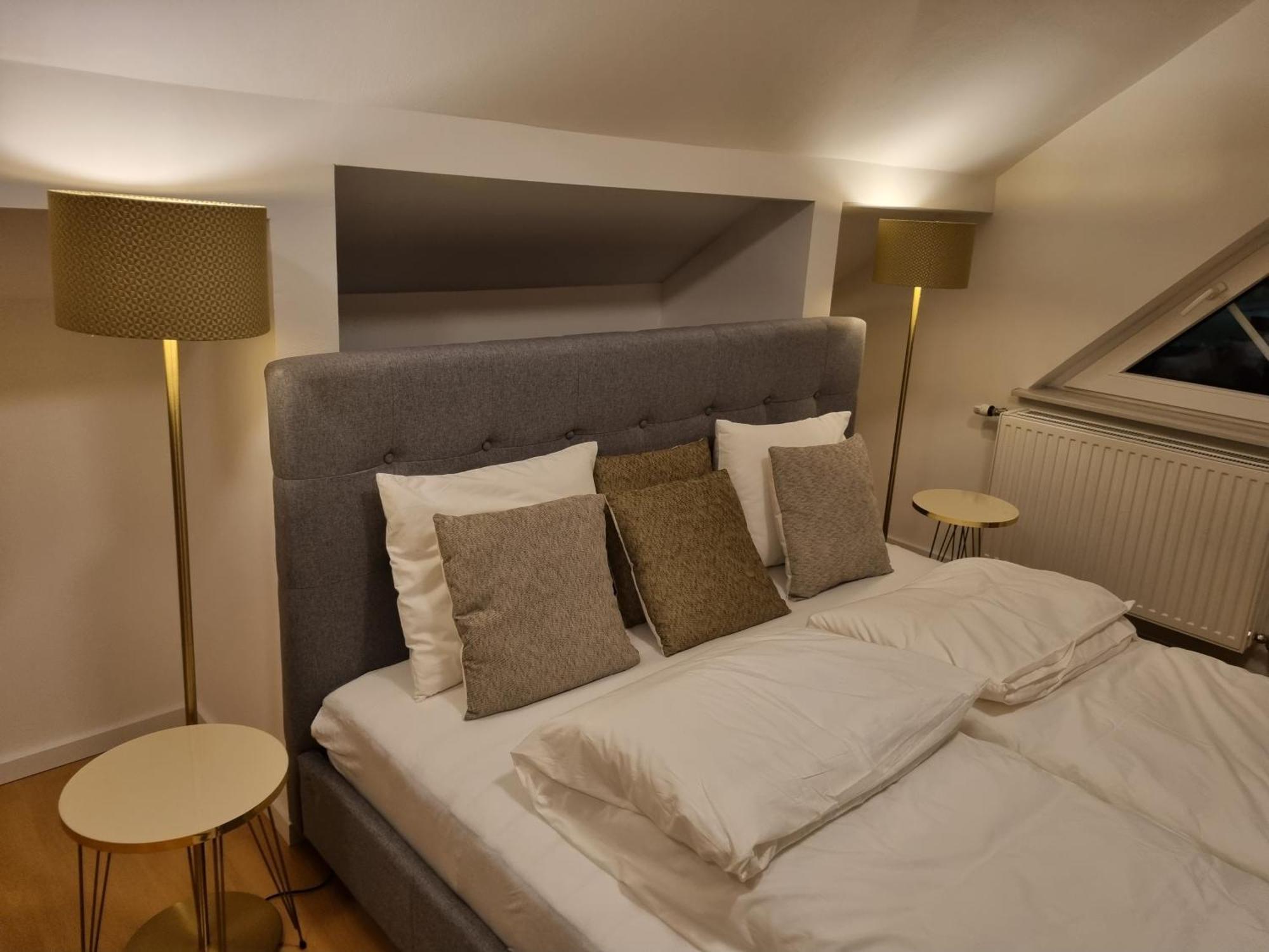 With Private Sauna And Jacuzzi, 8 Min From Schloss Schoebrunn *