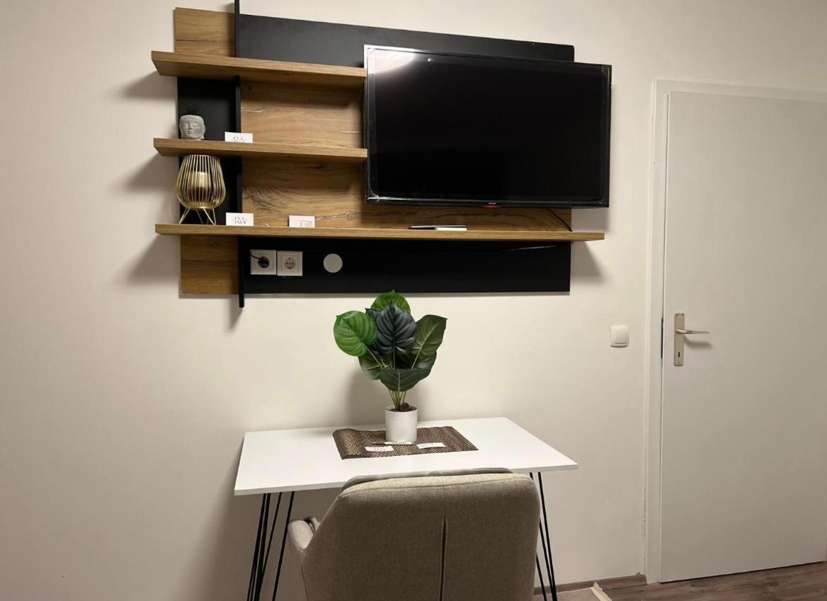 Apartment Roomino *