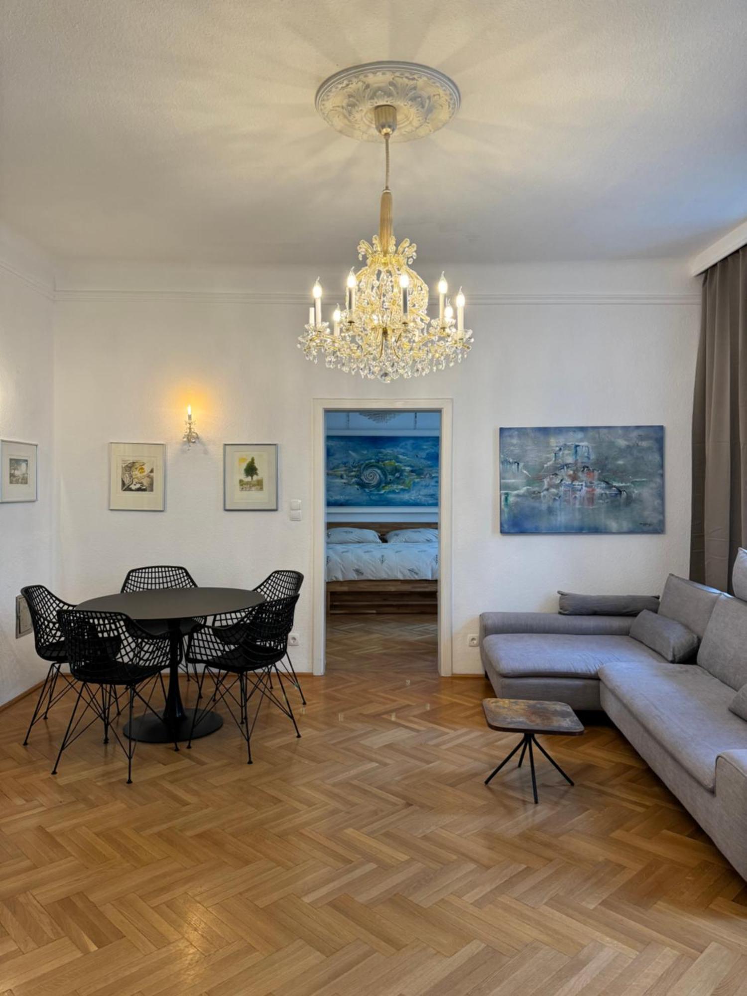 Apartment Atelier Lomani *