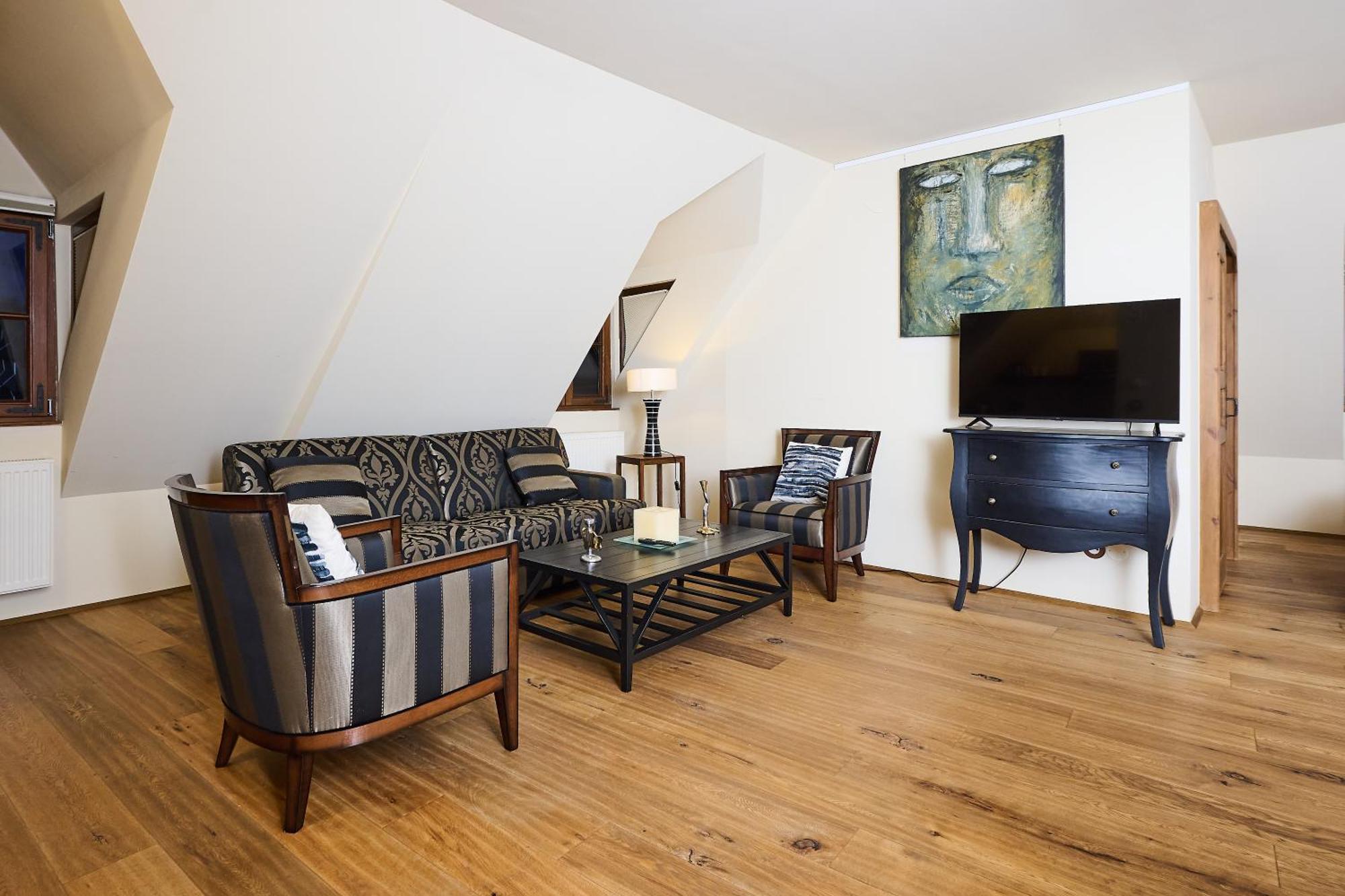 Art Sievering Apartment