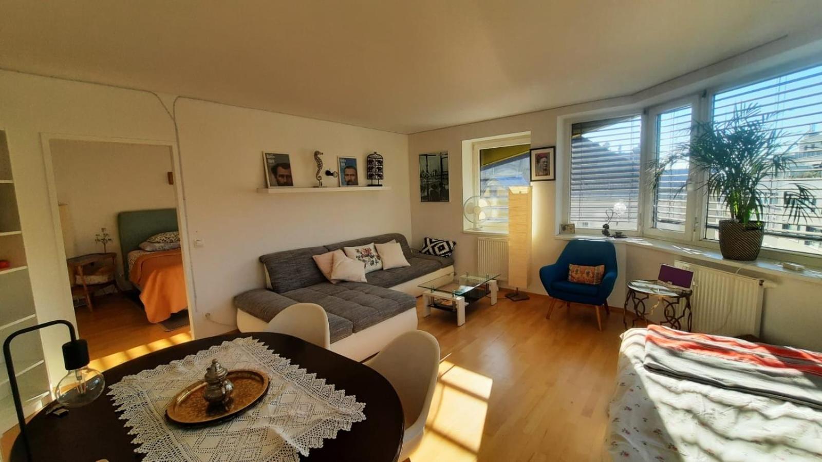 Charming Flat On Top Floor With Great View Vienna