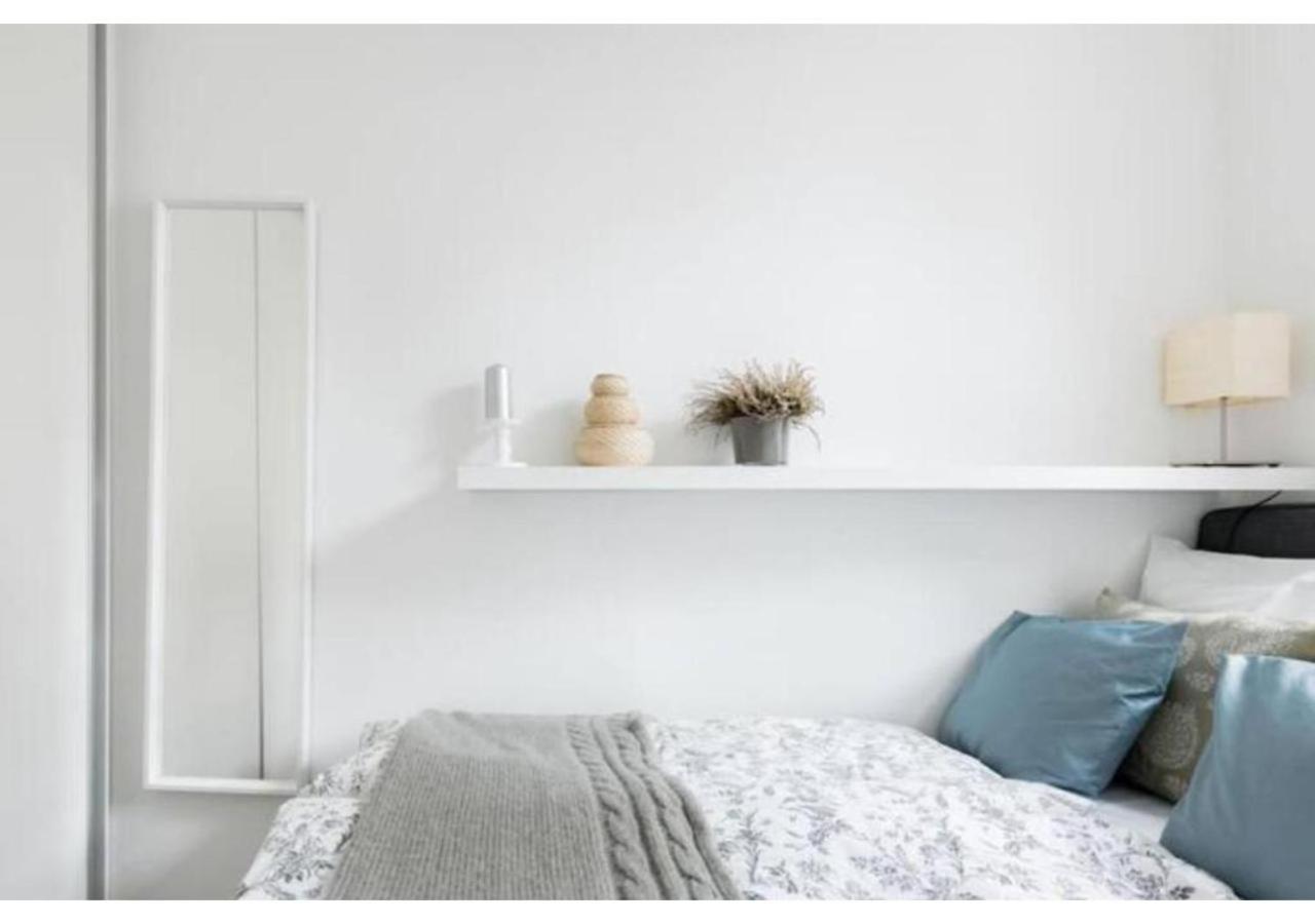 Luxurious And Bright, 5 Min To City Center Apartment