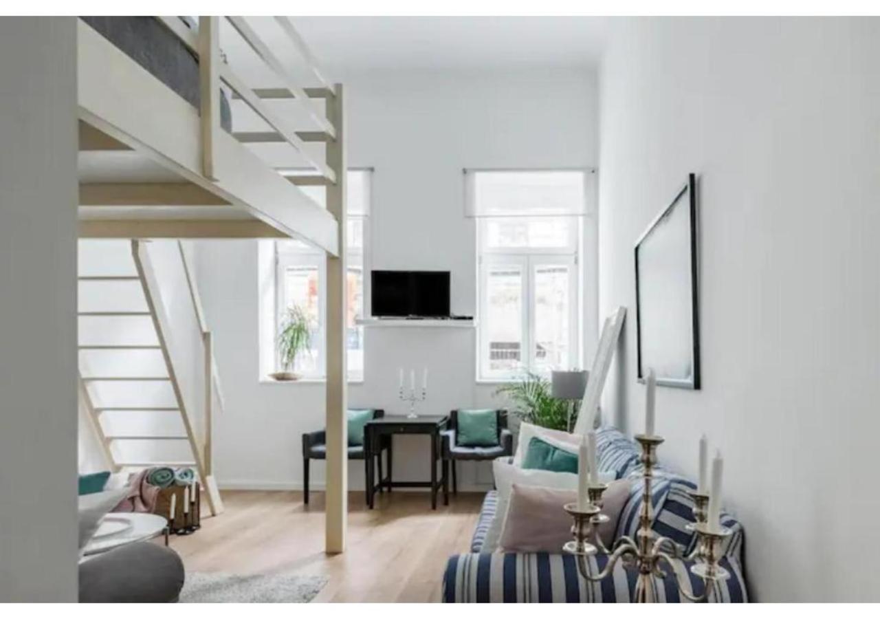 Luxurious And Bright, 5 Min To City Center Apartment