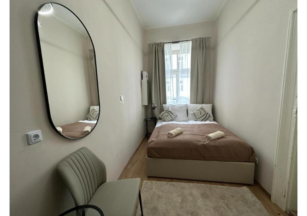 Apartment Spacious Apartment, 3 Min To U6 Metro Vienna