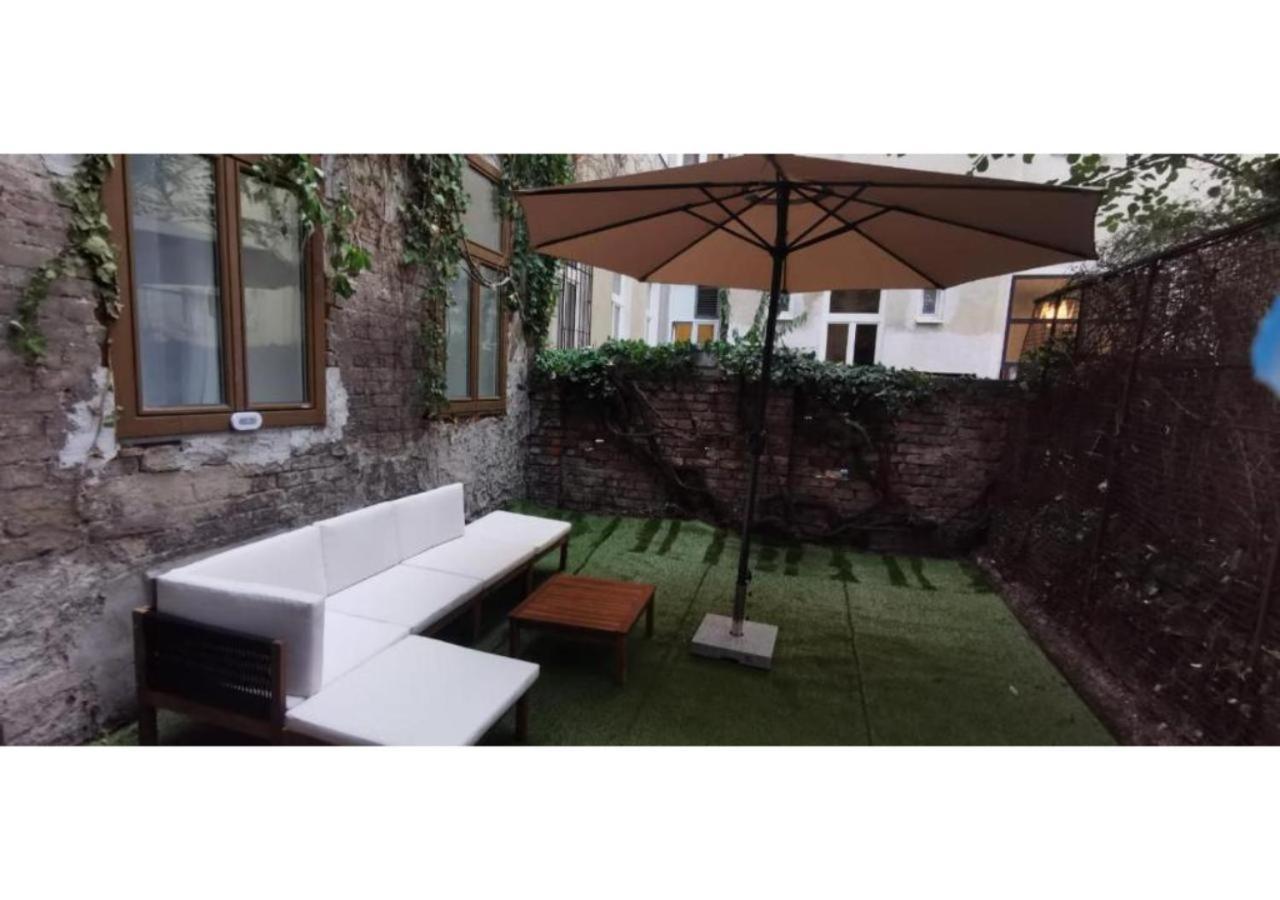 Apartment Spacious Apartment, 3 Min To U6 Metro *