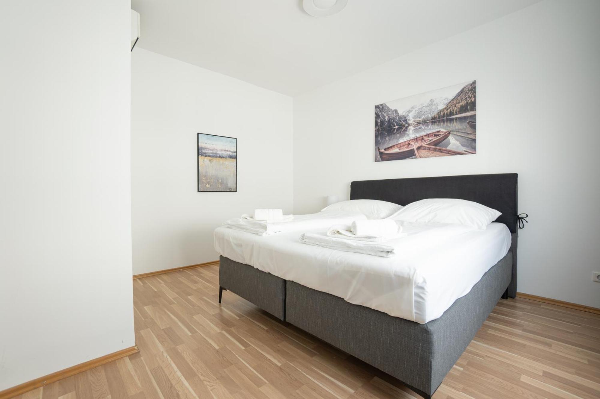 Charming With Balcony, Close To Stephansdom Cathedral * Vienna