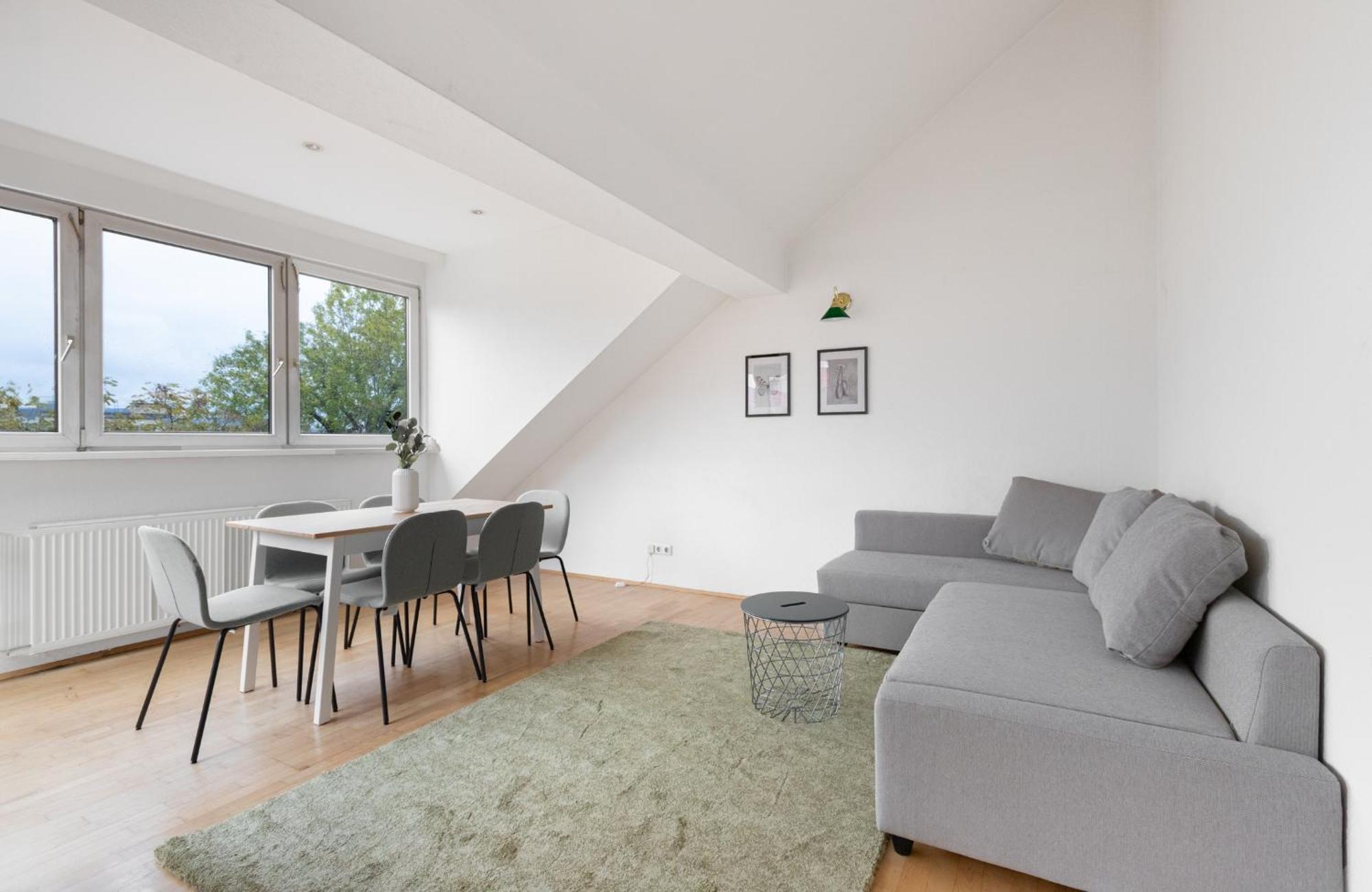 Stylisch In Vienna's 18th District Apartment Vienna