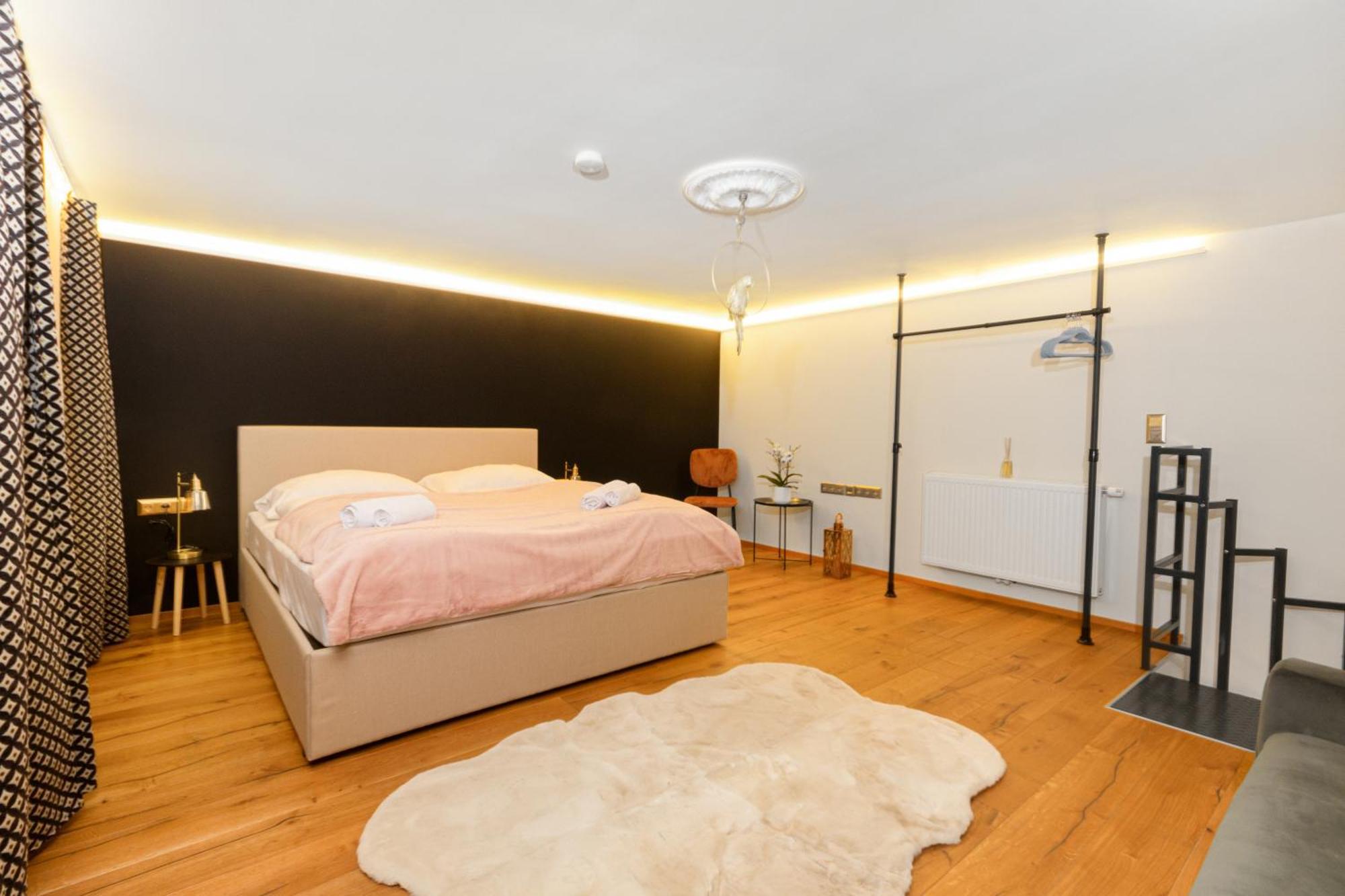 Zentral - Netflix - 2 Stoecke - Arbeitsplatz Vienna