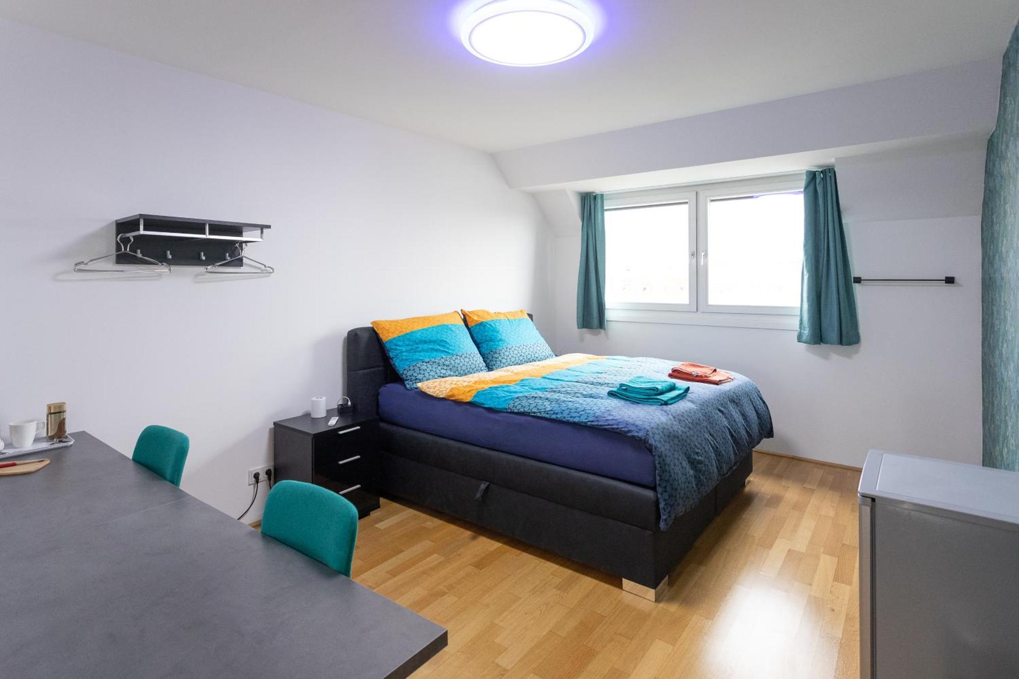 Privatunterkunft Private With Ac- Microwave, Personal Fridge & Metro Access - 7 Min To Center Wien
