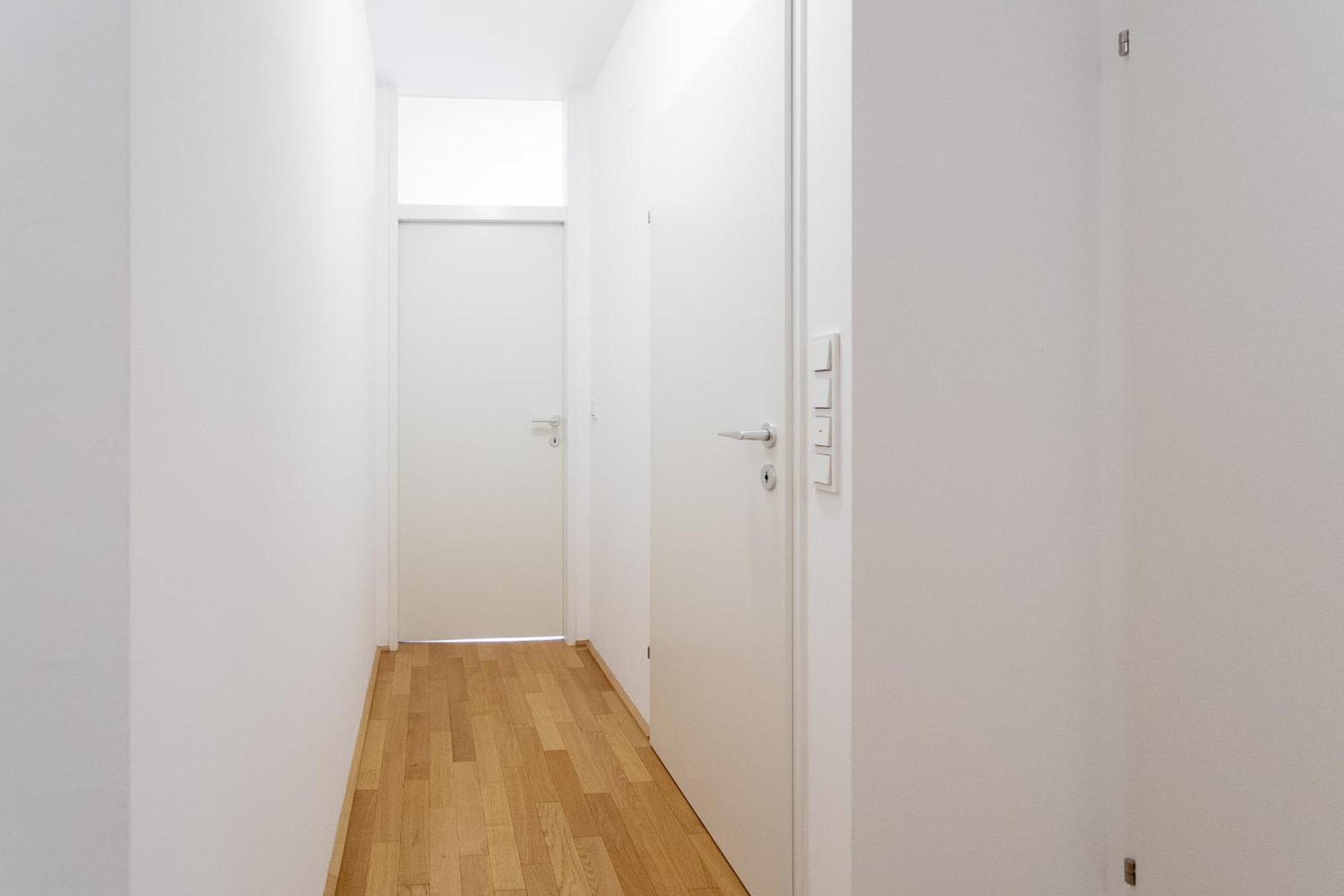 Private With Ac- Microwave, Personal Fridge & Metro Access - 7 Min To Center Wien