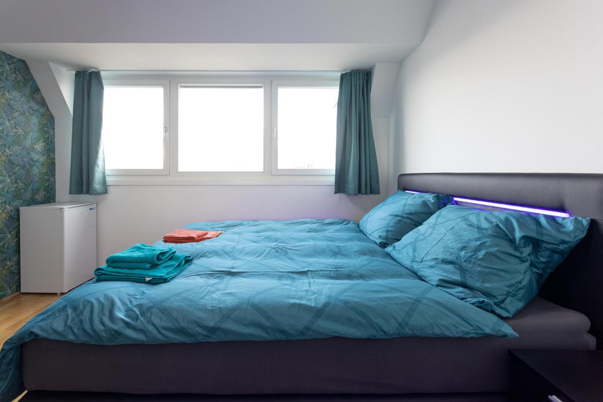 Privatunterkunft Private With Ac- Microwave, Personal Fridge & Metro Access - 7 Min To Center *
