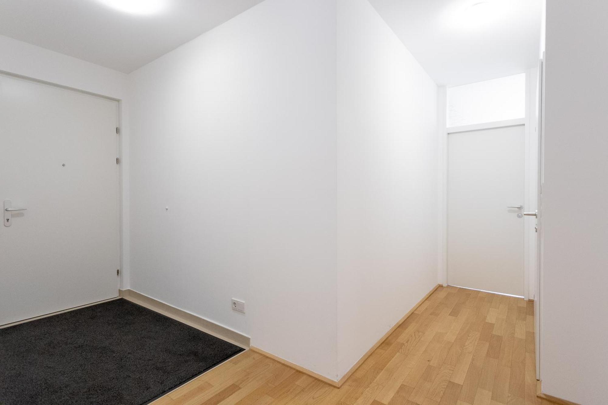 Privatunterkunft Private With Ac- Microwave, Personal Fridge & Metro Access - 7 Min To Center *