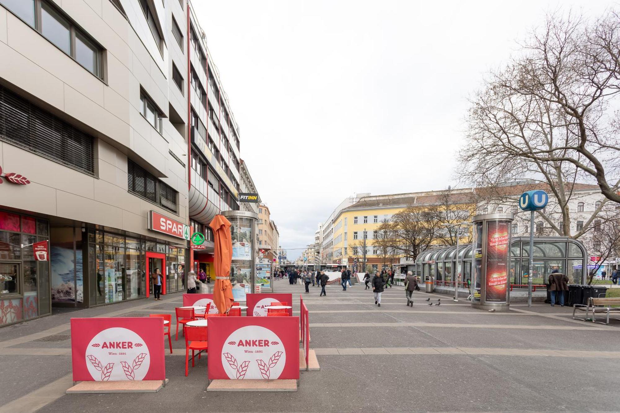 Private With Ac- Microwave, Personal Fridge & Metro Access - 7 Min To Center Privatunterkunft