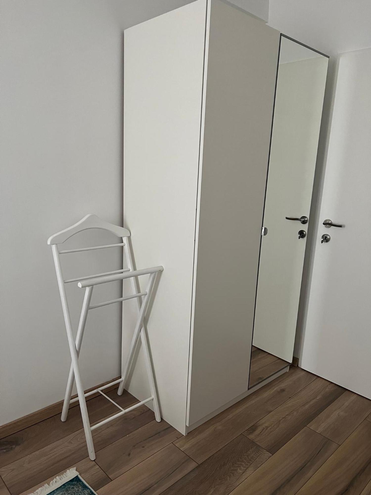 Aura's Serenity Apartment