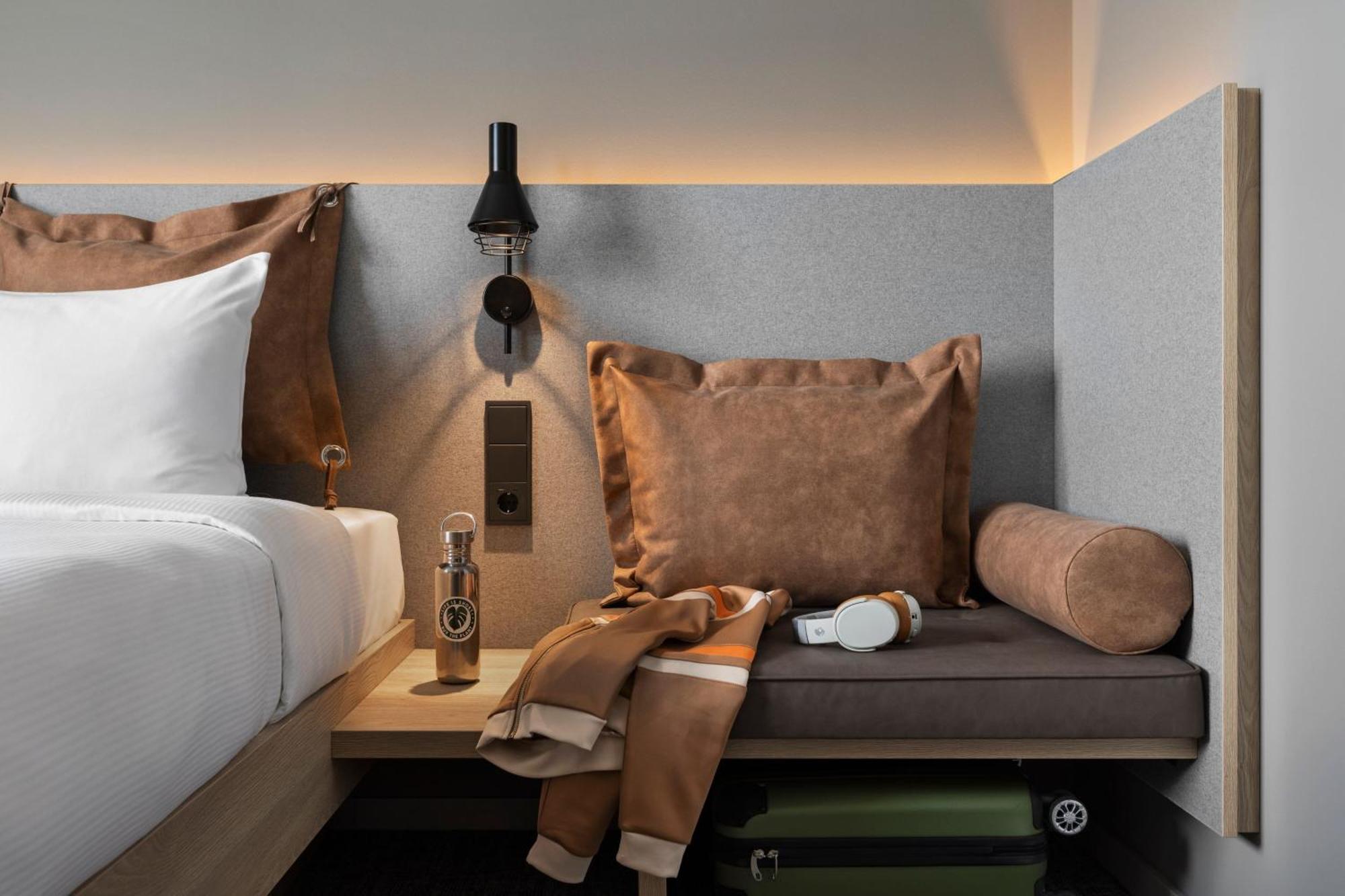Moxy East Hotel *