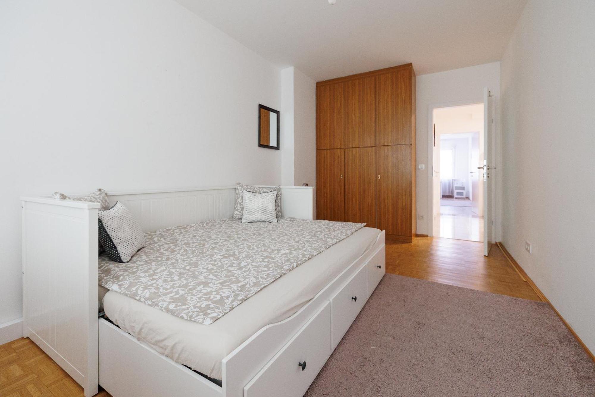 Cozy, Spacious And Charming 4 Bedrooms Apartament Apartment *