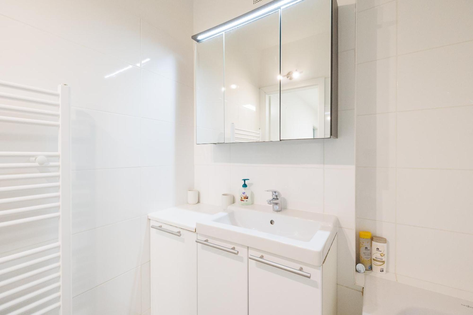 Cozy, Spacious And Charming 4 Bedrooms Apartament