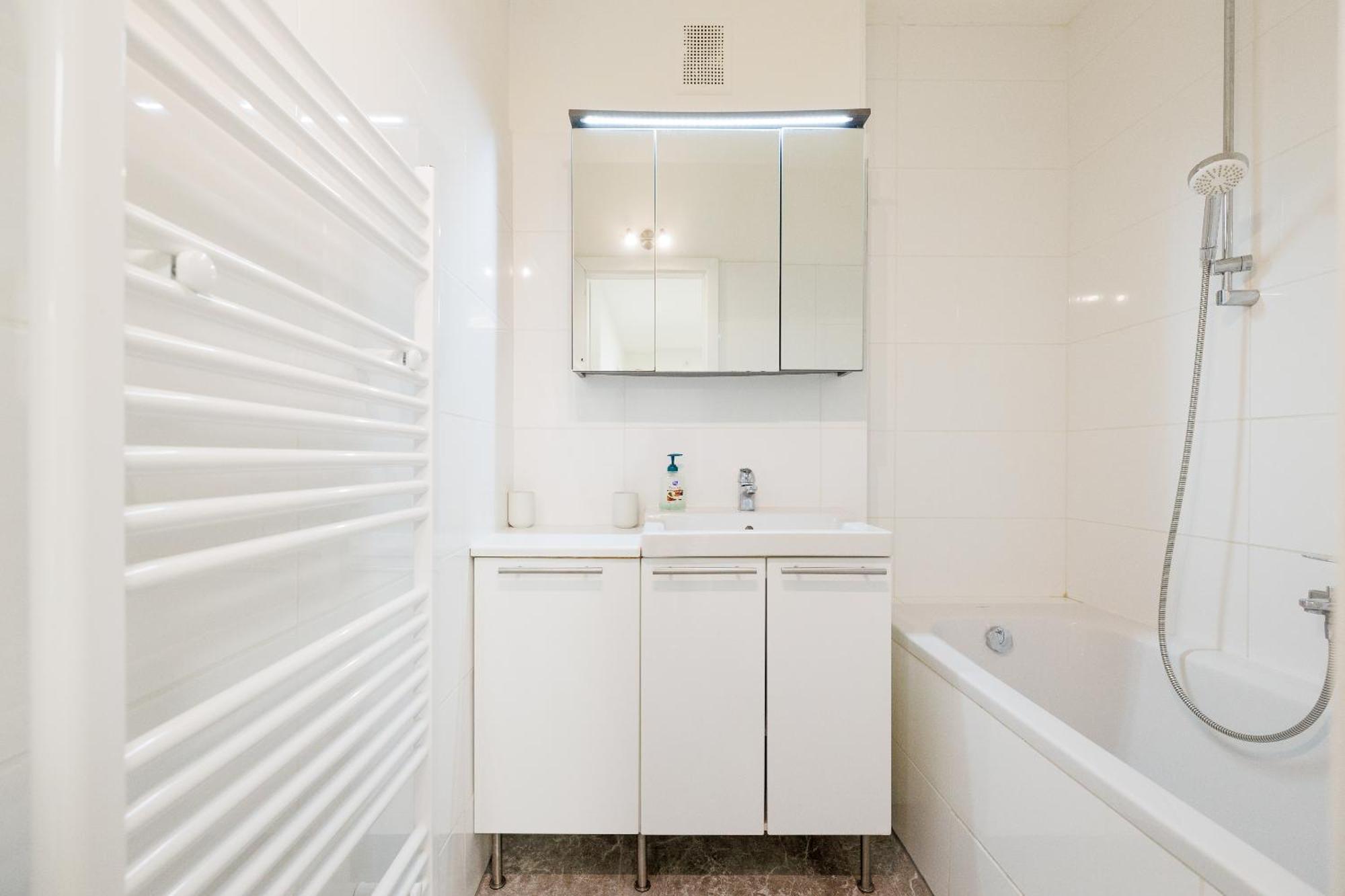 Cozy, Spacious And Charming 4 Bedrooms Apartament * Vienna