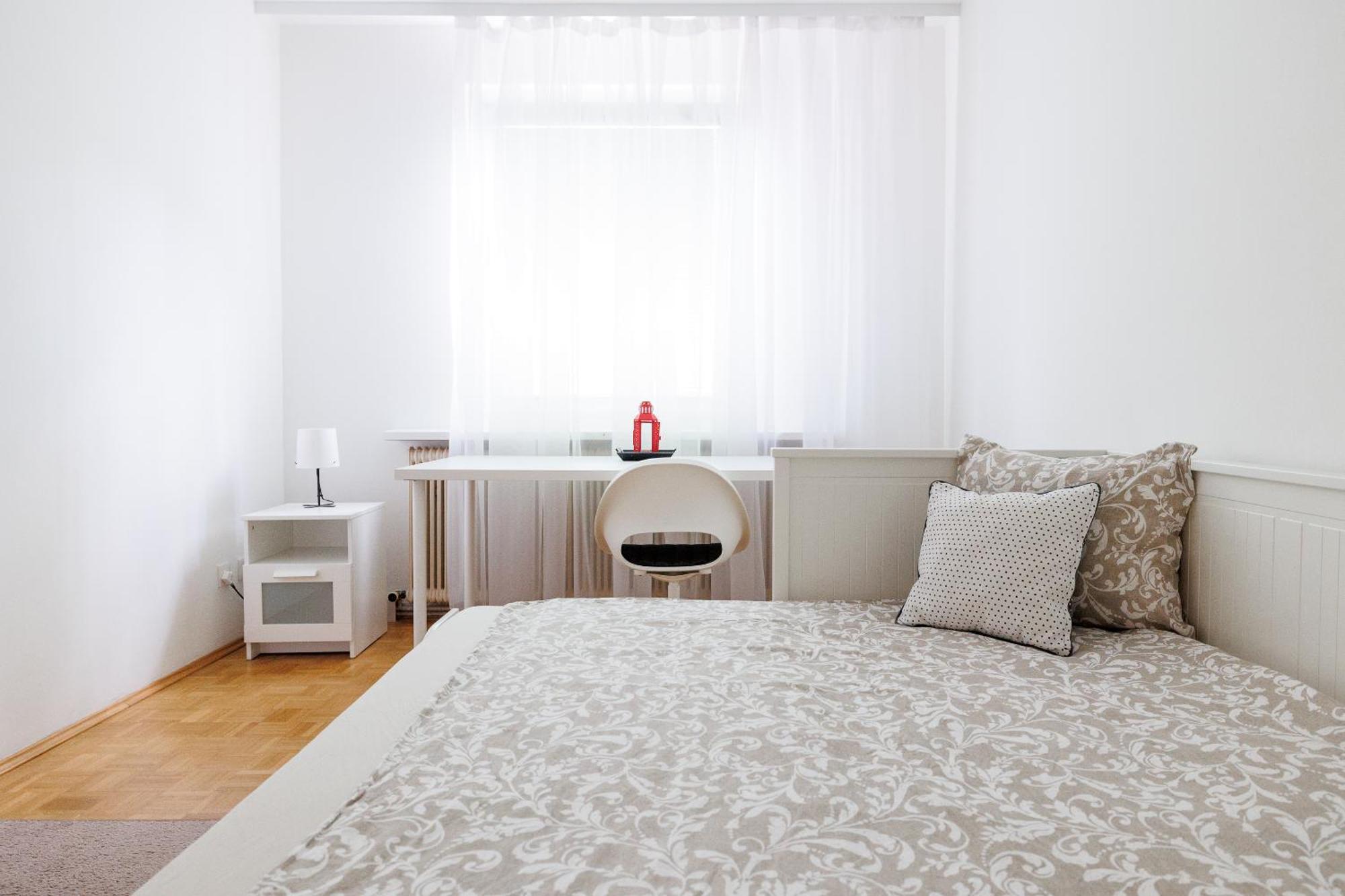 Cozy, Spacious And Charming 4 Bedrooms Apartament *