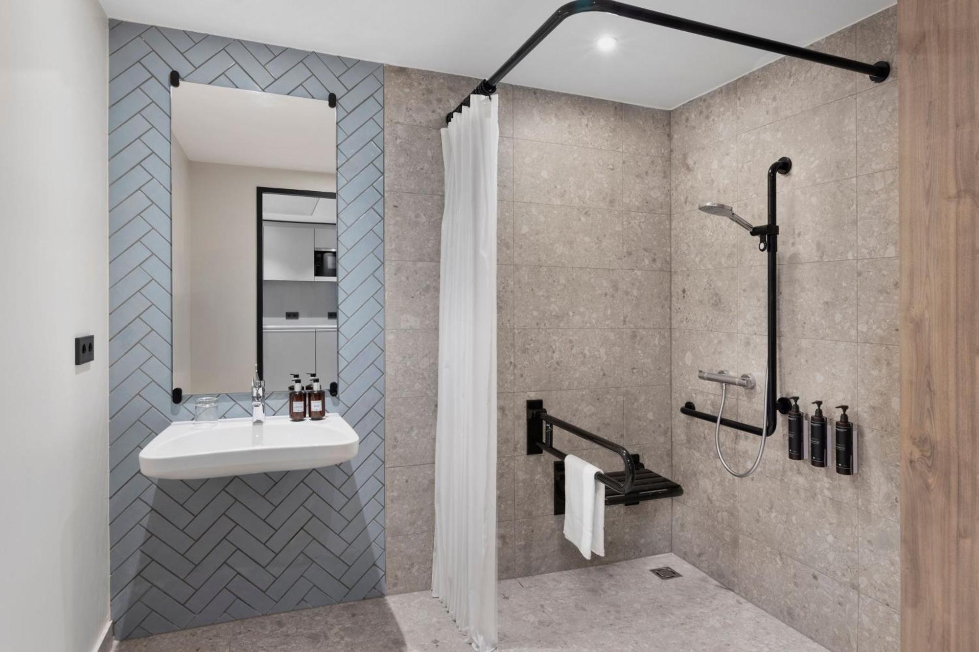 By Marriott East Aparthotel 4*