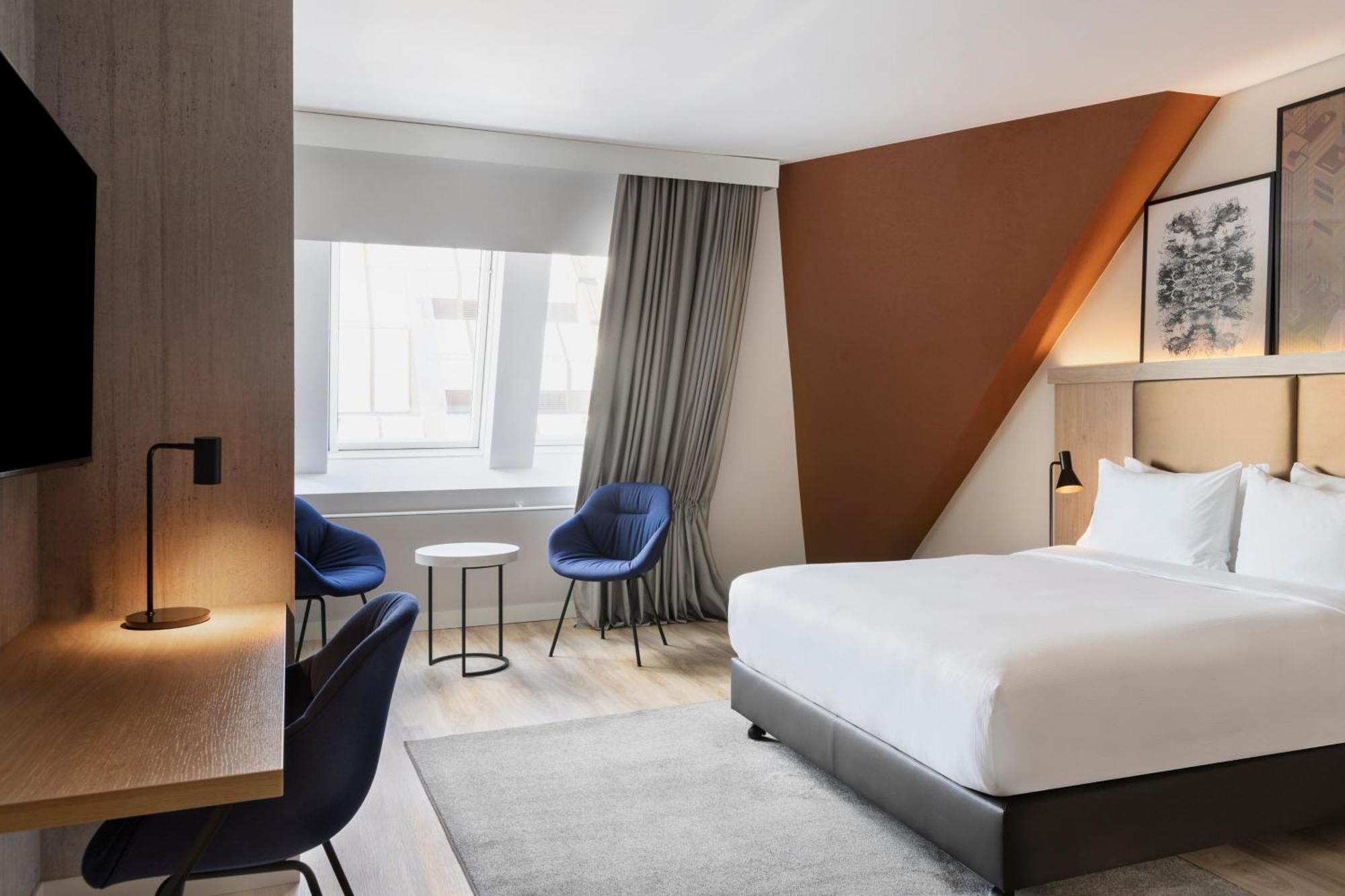 By Marriott East Viena
