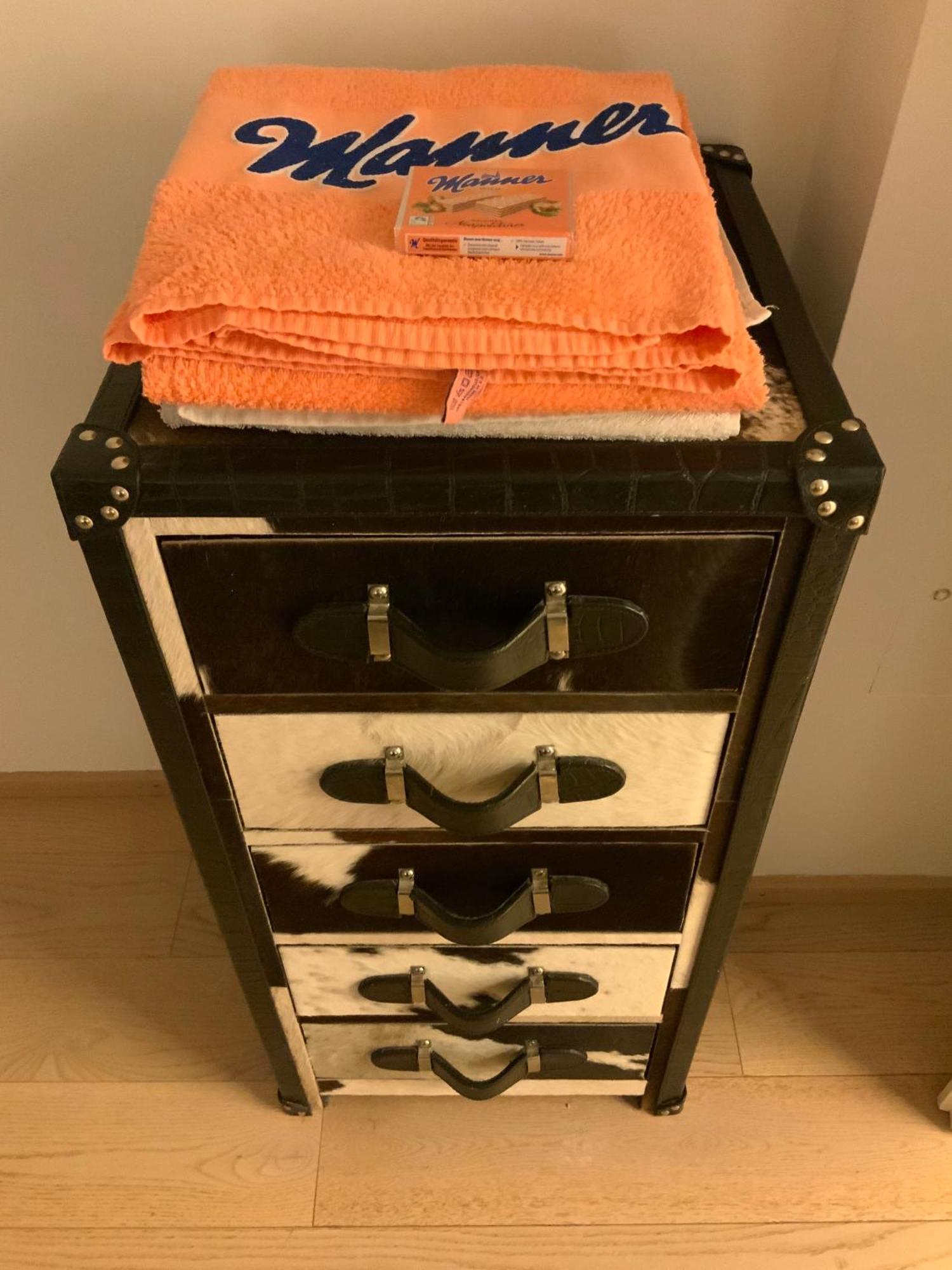 Apartment Lt Superior Location *