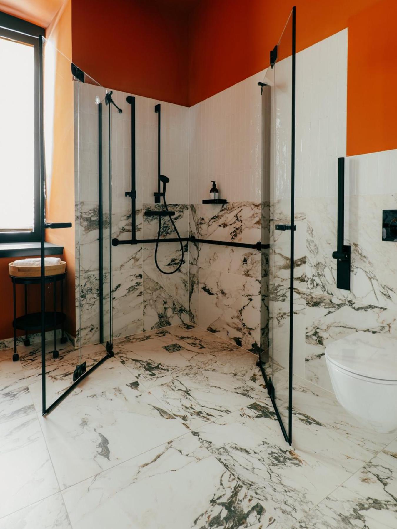 Weltwien Luxury Art & Free Parking Aparthotel