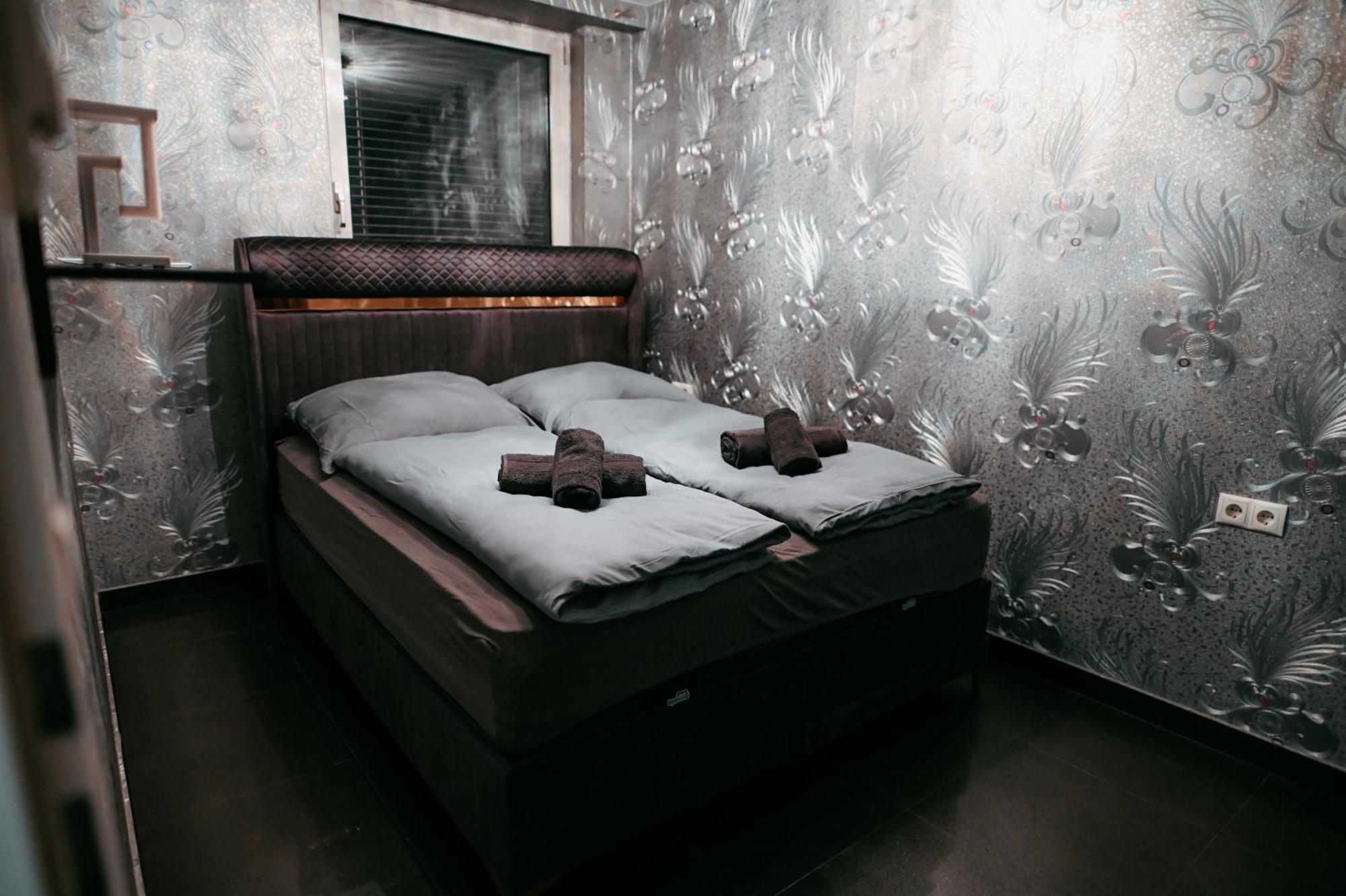 Apartment Vip Shopping Center 5