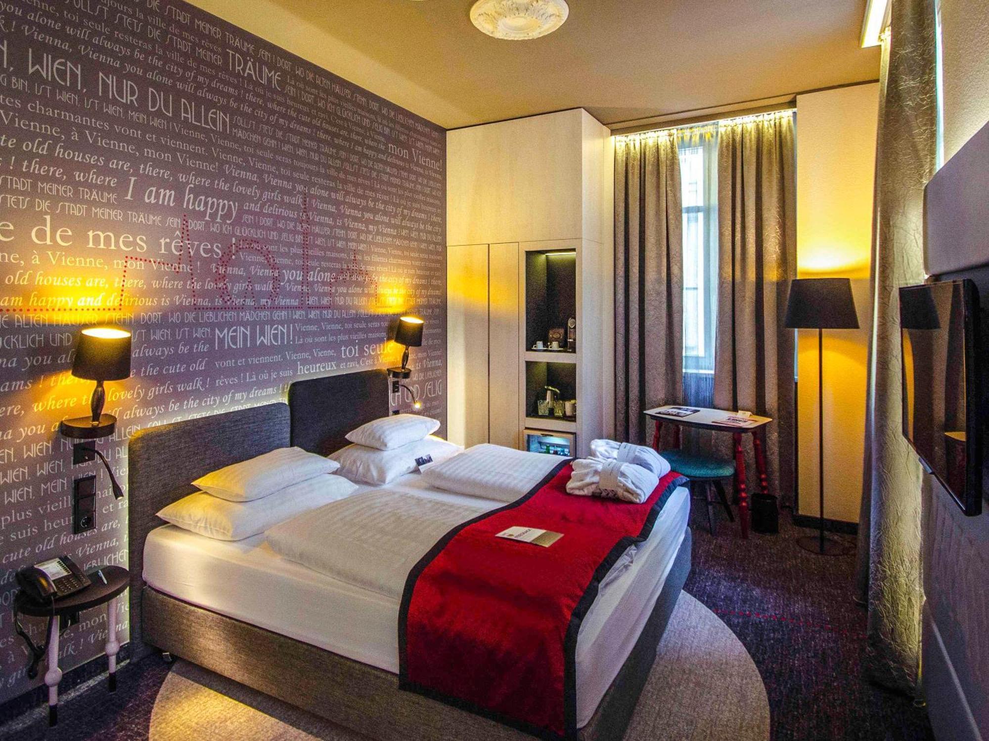 Mercure First 4*