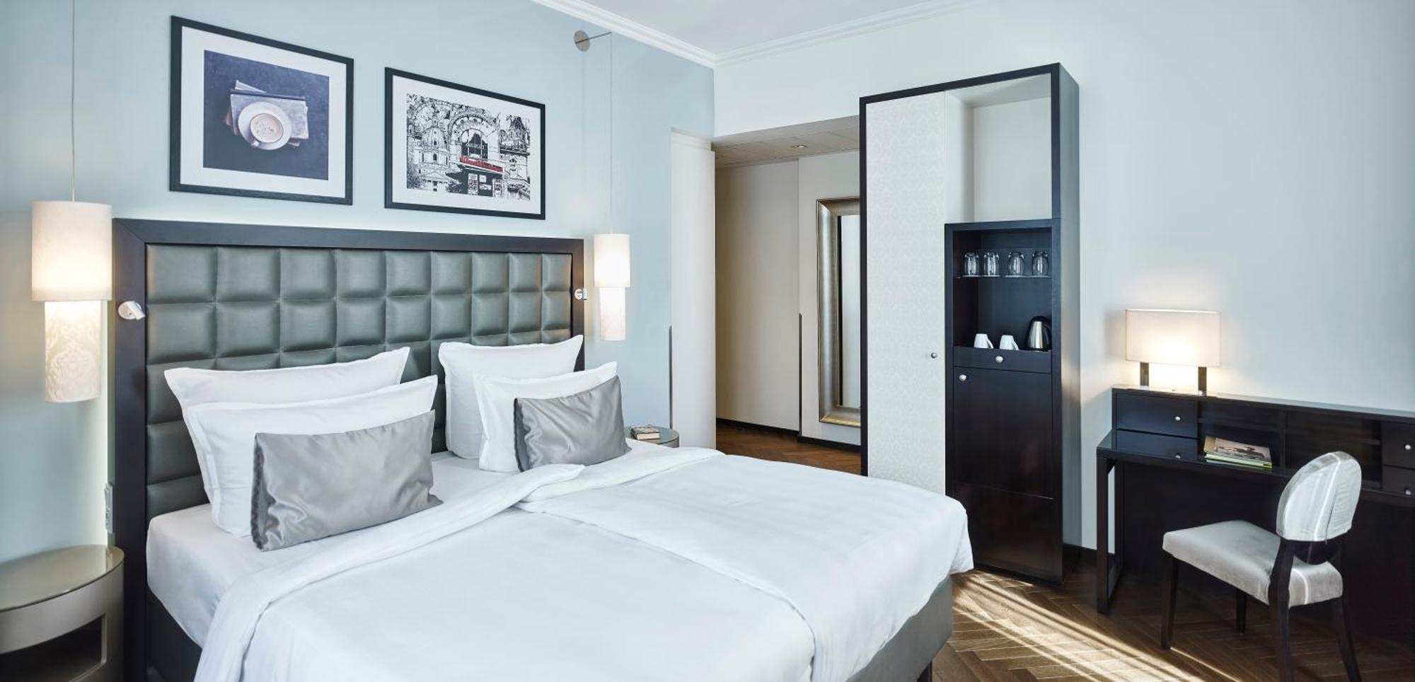 Steigenberger Herrenhof 5*