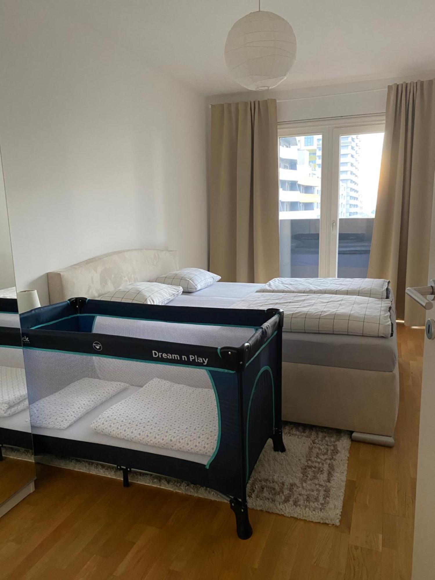 Apartamento 2 Bedroom Next To Metro U1 And Garage Parking *