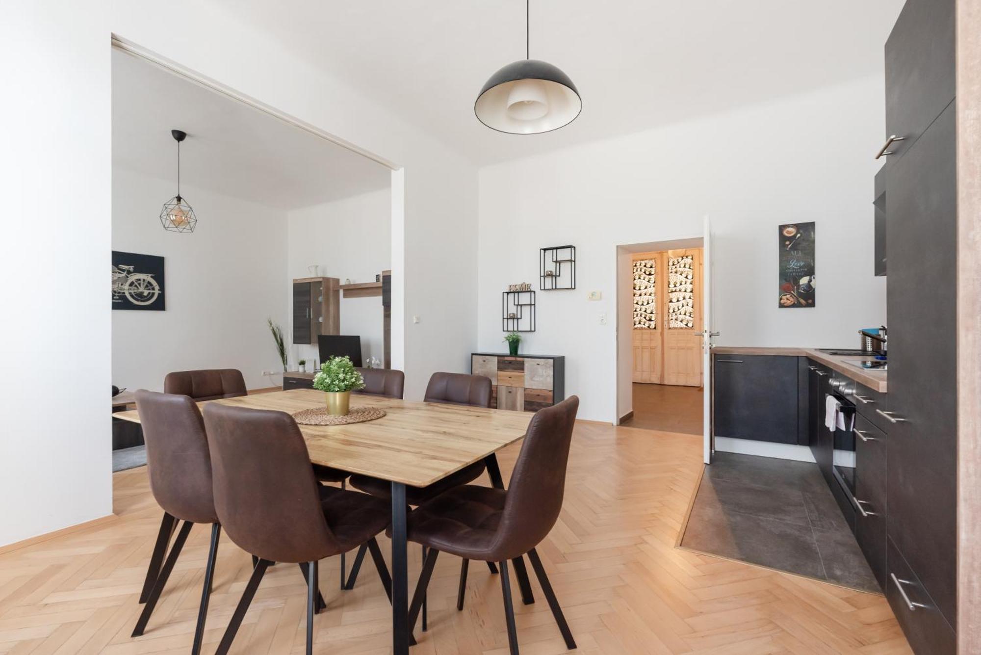 Zentrale Lage Mit Direkter Anbindung Ans Zentrum
