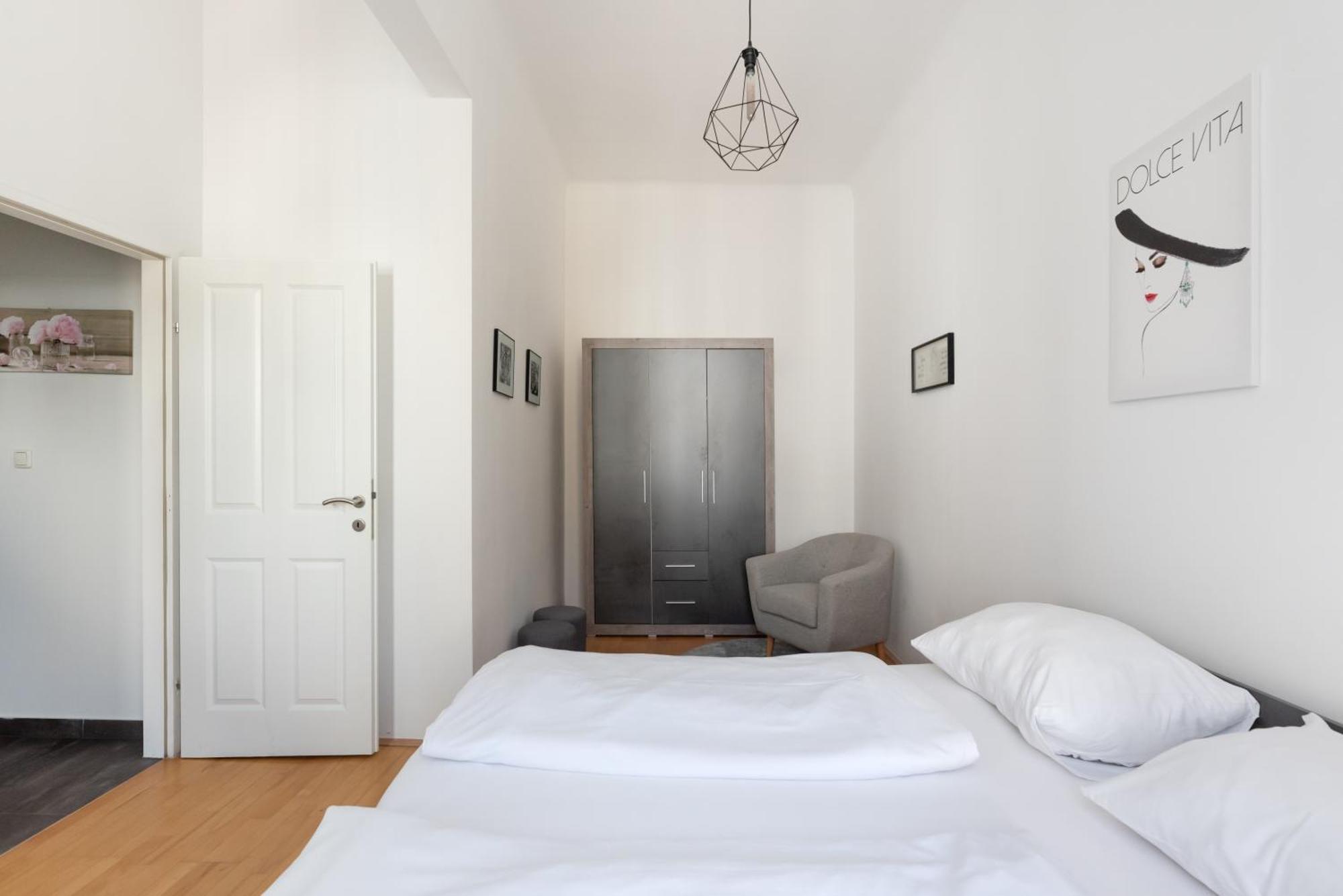 Zentrale Lage Mit Direkter Anbindung Ans Zentrum Apartment *